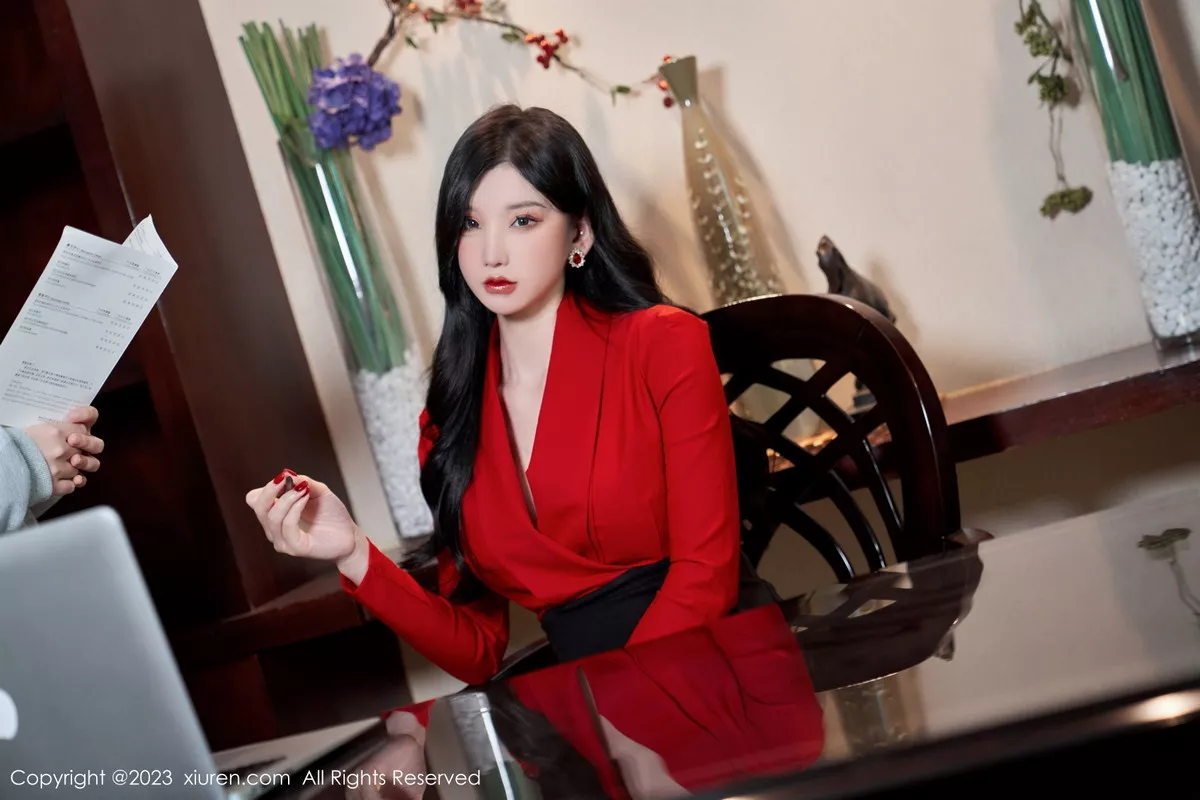 秀人集.com_[XiuRen秀人网]No.6101_女神周于希Sally办公室秘密主题脱制服露黑色蕾丝内衣诱惑写真84P