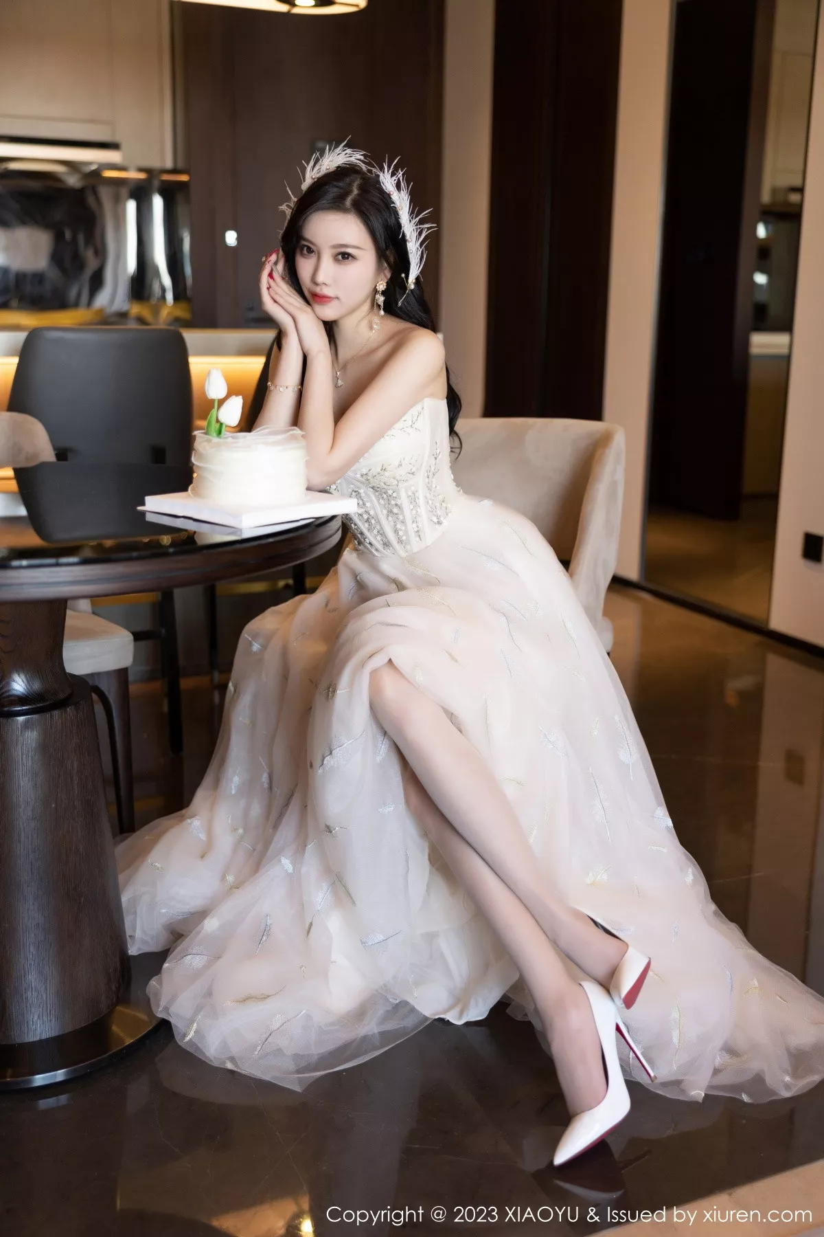 秀人集.com_[XiaoYu画语界]Vol.941_女神杨晨晨Yome生日主题脱连衣长裙露火辣身材极致诱惑写真120P