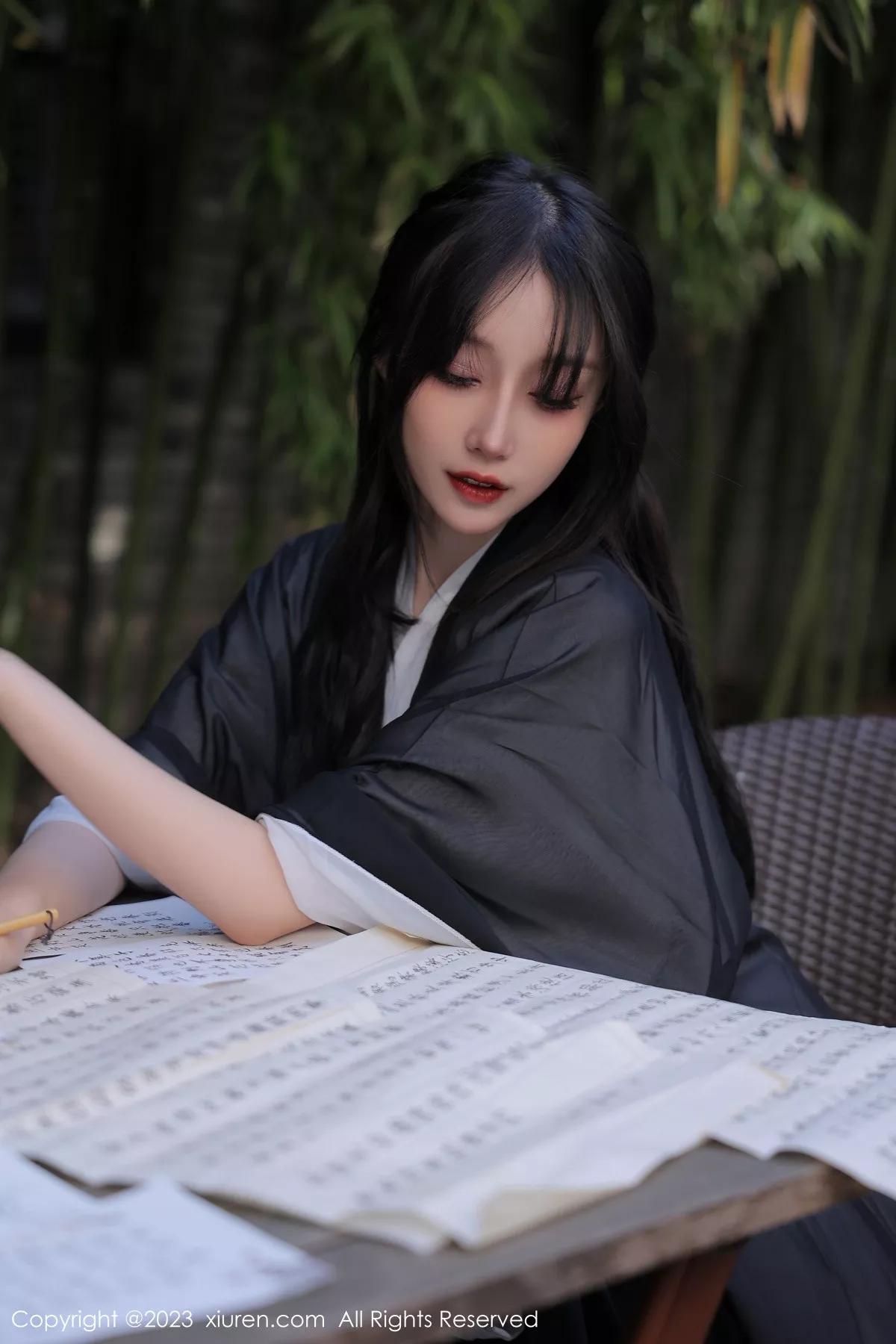 秀人集.com_[XiuRen秀人网]No.6094_模特玥儿玥er海南旅拍脱白色古装服饰露性感内衣撩人诱惑写真55P