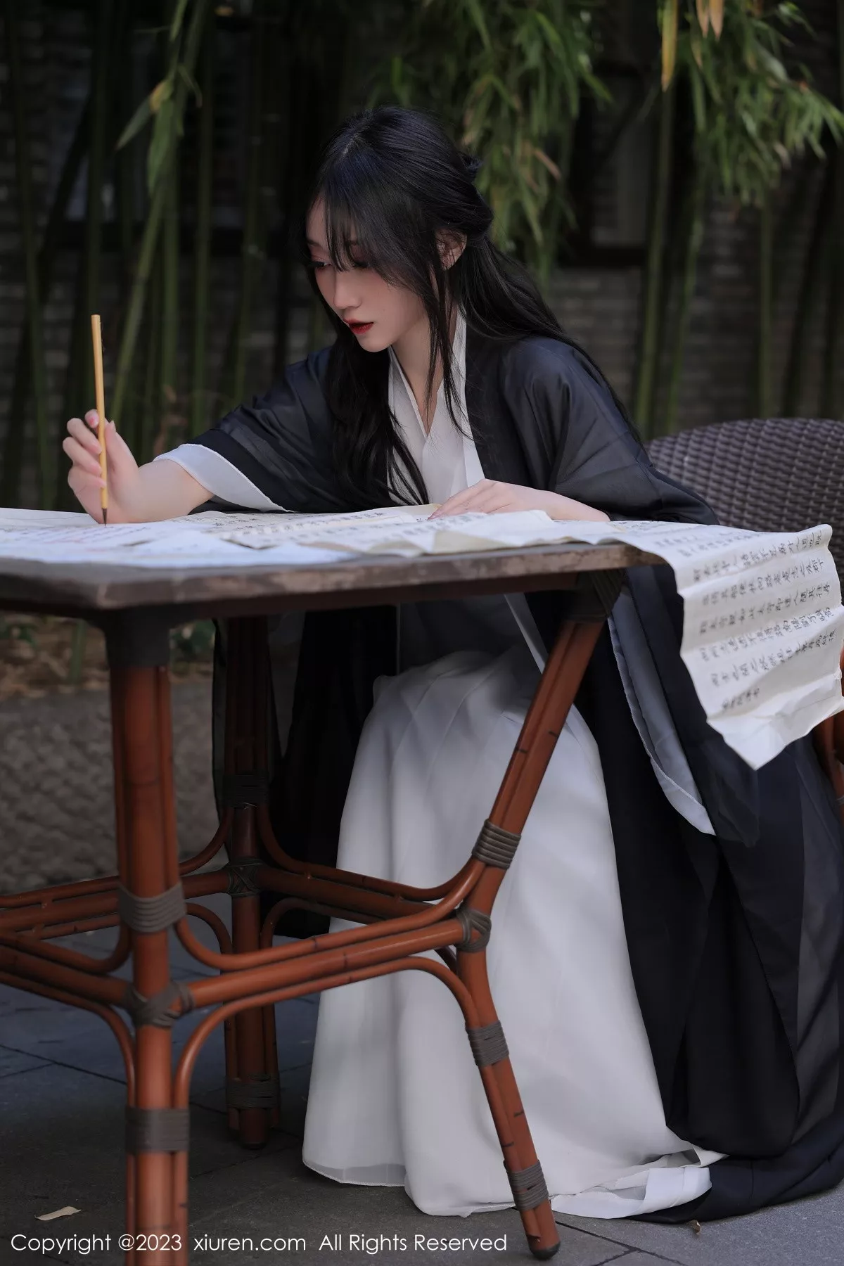 秀人集.com_[XiuRen秀人网]No.6094_模特玥儿玥er海南旅拍脱白色古装服饰露性感内衣撩人诱惑写真55P