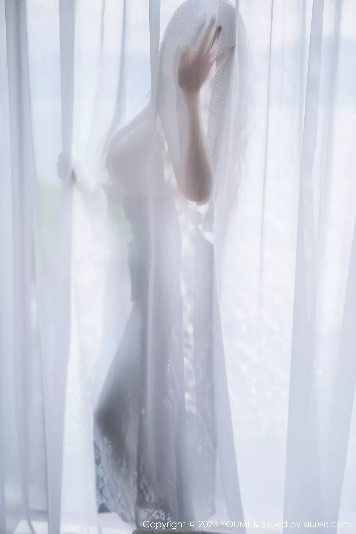 秀人集.com_[YouMi尤蜜荟]Vol.887_女神Carol周妍希大理旅拍黑色网纱连衣长裙秀完美身材诱惑写真80P