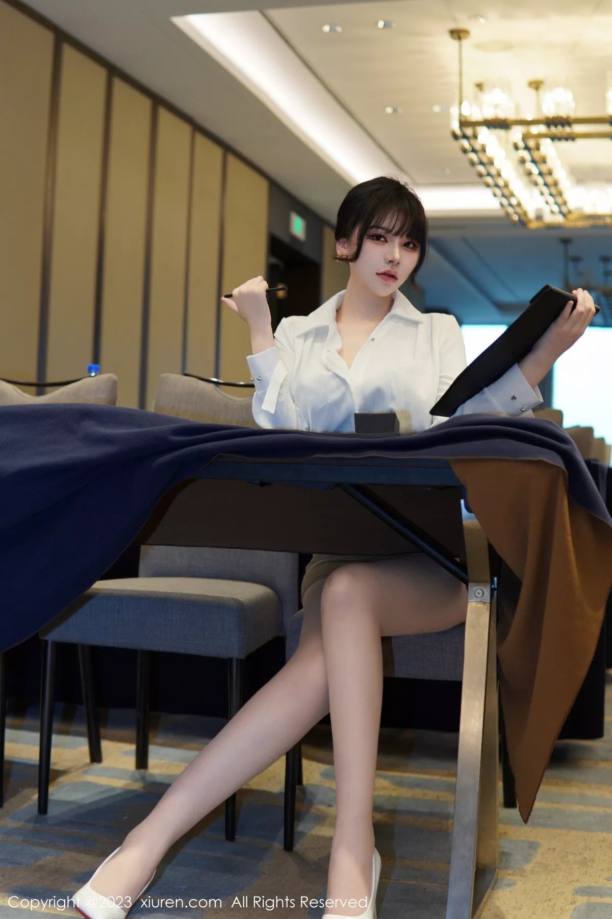 秀人集.com_[XiuRen秀人网]No.6111_模特桃桃子_性感白T配黄色短裙露蕾丝内衣配开档肉丝诱惑写真86P