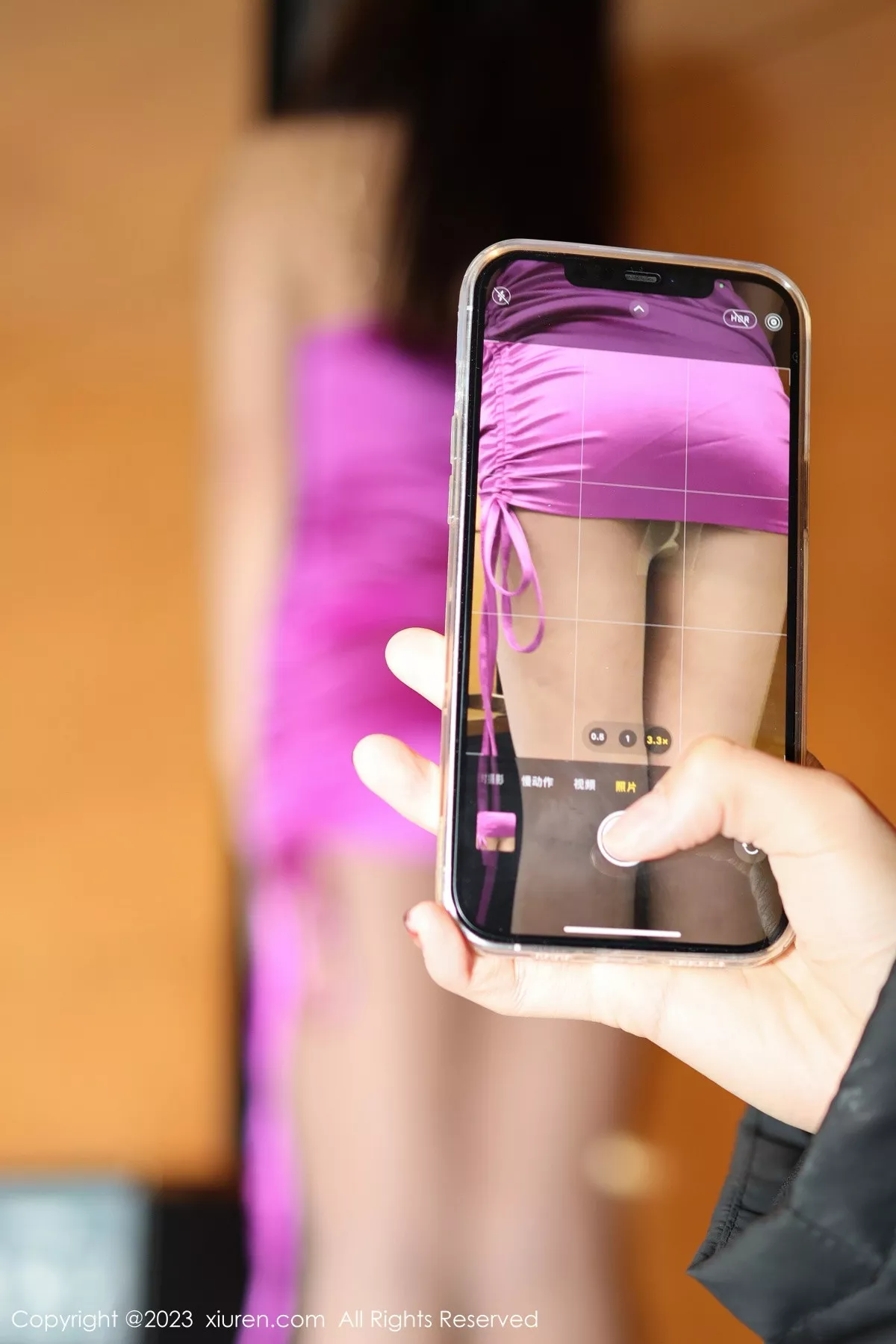 秀人集.com_[XiuRen秀人网]No.6116_模特米娜MnaL私房脱紫红色吊带裙露黑色情趣内衣惹火诱惑写真83P