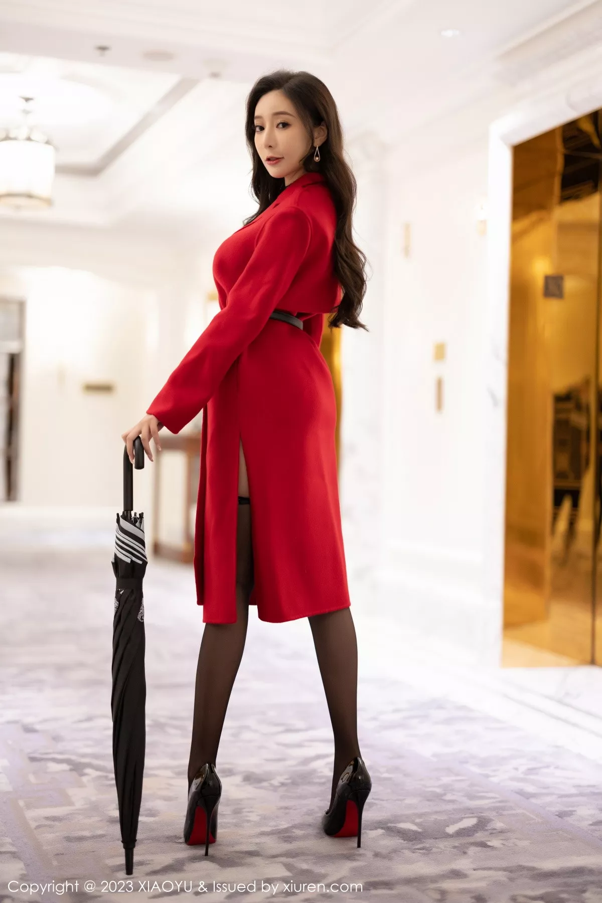 秀人集.com_[XiaoYu画语界]Vol.945_女神王馨瑶yanni性感红外衣露黑色蕾丝内衣秀完美身材诱惑写真82P