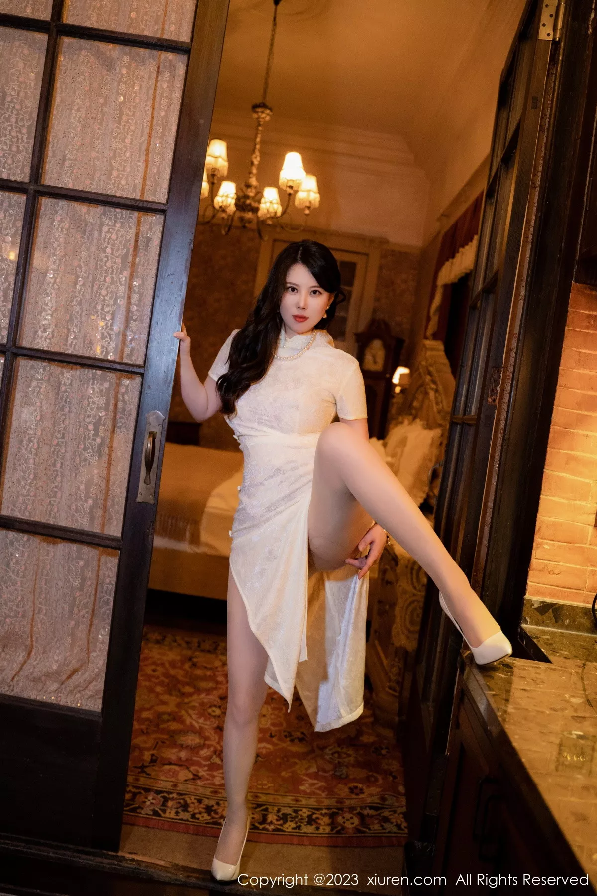 秀人集.com_[XiuRen秀人网]No.6123_模特白茹雪脱性感白色旗袍露花色轻透内衣秀丰满身材诱惑写真60P