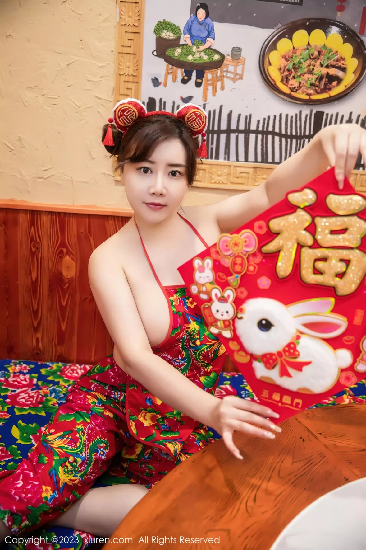 秀人集.com_[XiuRen秀人网]No.6121_模特王婉悠Queen餐桌场景东北大花布布兜秀惹火身材诱惑写真51P