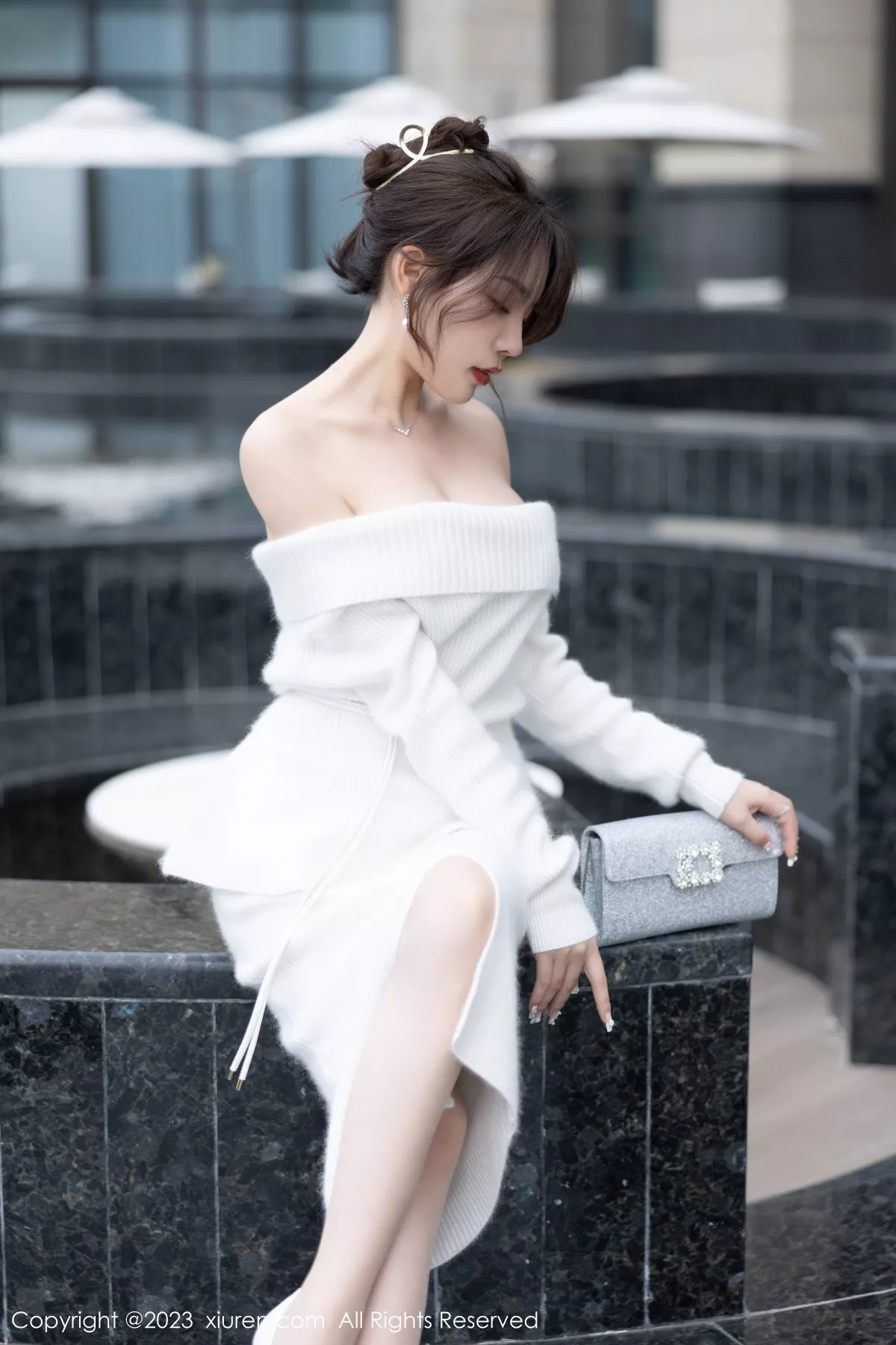 秀人集.com_[XiuRen秀人网]No.6132_女神徐莉芝Booty脱露肩连衣长裙露性感白色蕾丝内衣诱惑写真83P