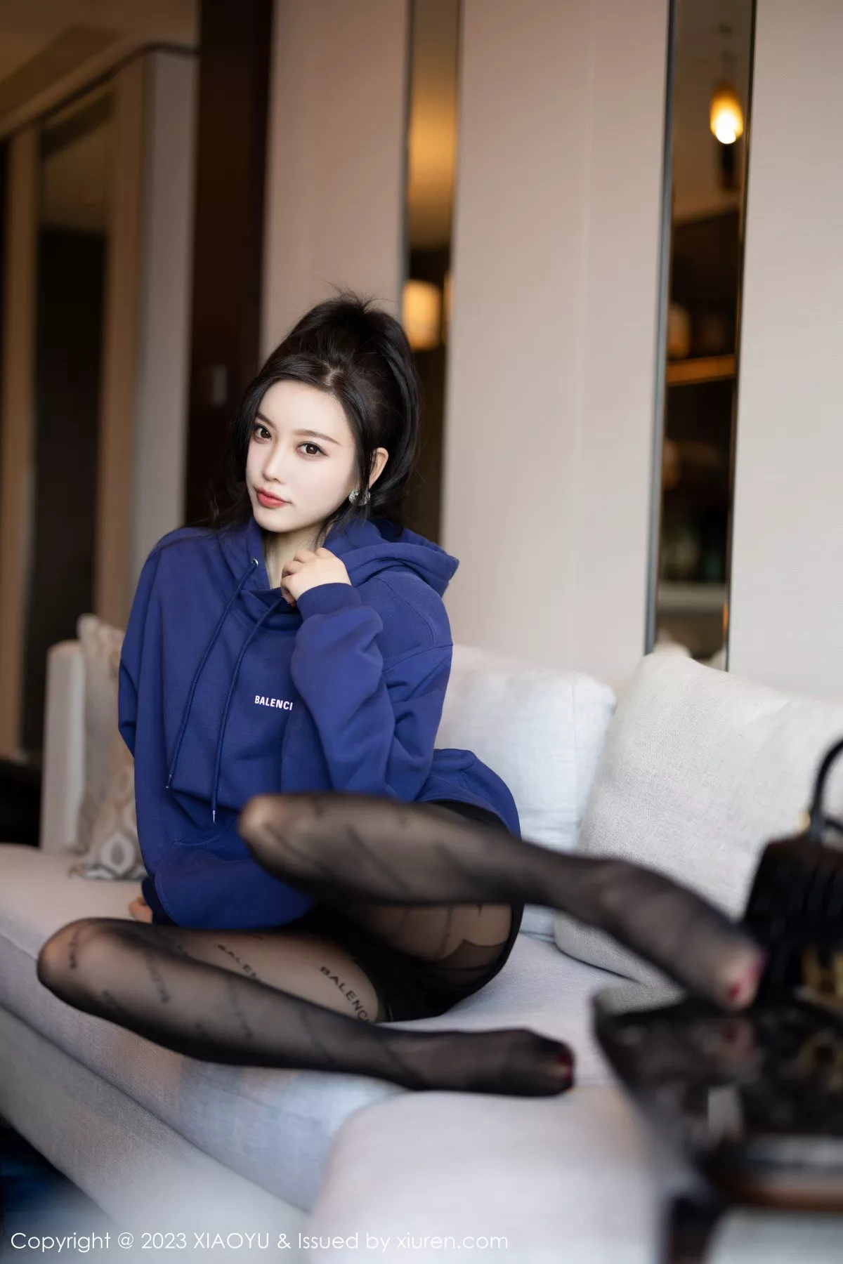 秀人集.com_[XiaoYu画语界]Vol.946_女神杨晨晨Yome脱外套露蕾丝内衣超薄黑丝秀完美身材诱惑写真82P