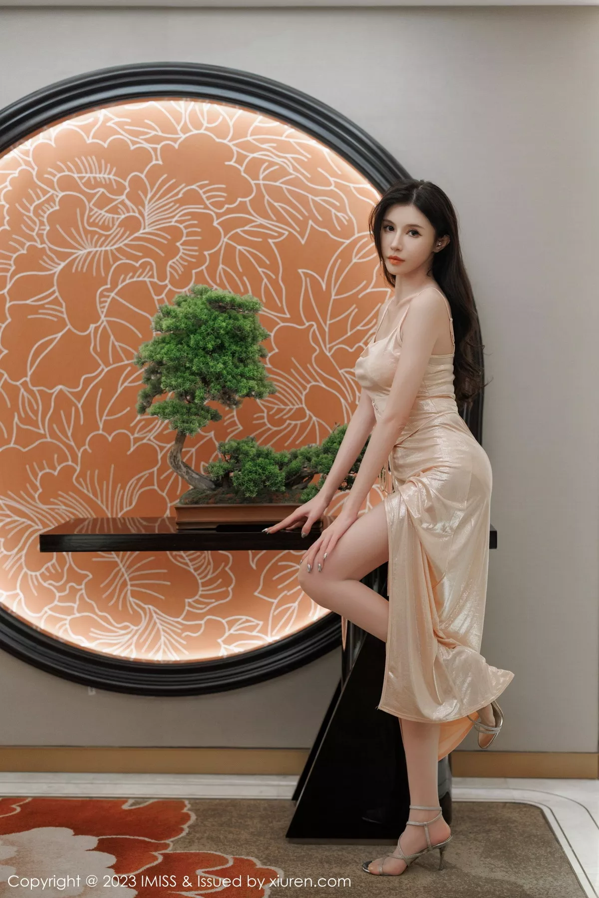 秀人集.com_[IMISS爱蜜社]Vol.711_模特泥鳅鳅酒店场景粉色吊带裙露蕾丝内衣配超薄肉丝诱惑写真66P