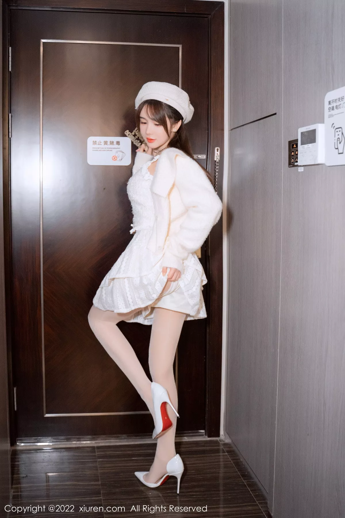 秀人集.com_[XiuRen秀人网]No.6025_模特婠婠么性感白色毛线上衣配白短裙秀曼妙身姿完美诱惑写真68P