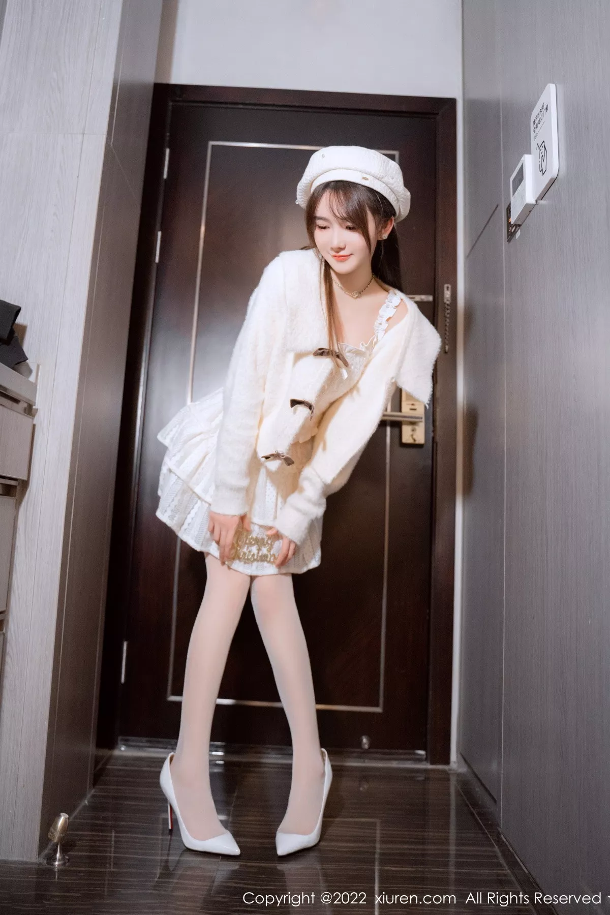 秀人集.com_[XiuRen秀人网]No.6025_模特婠婠么性感白色毛线上衣配白短裙秀曼妙身姿完美诱惑写真68P