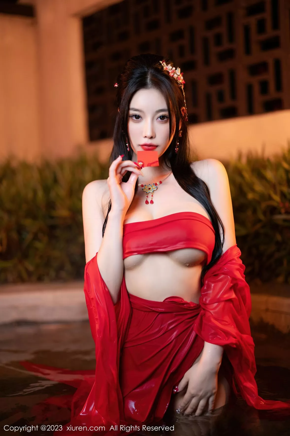 秀人集.com_[XiuRen秀人网]No.6149_女神杨晨晨Yome温泉性感半透红色丝绸秀丰满身材惹火诱惑写真88P