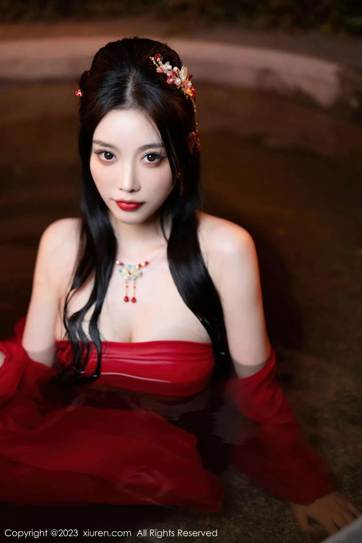 秀人集.com_[XiuRen秀人网]No.6149_女神杨晨晨Yome温泉性感半透红色丝绸秀丰满身材惹火诱惑写真88P