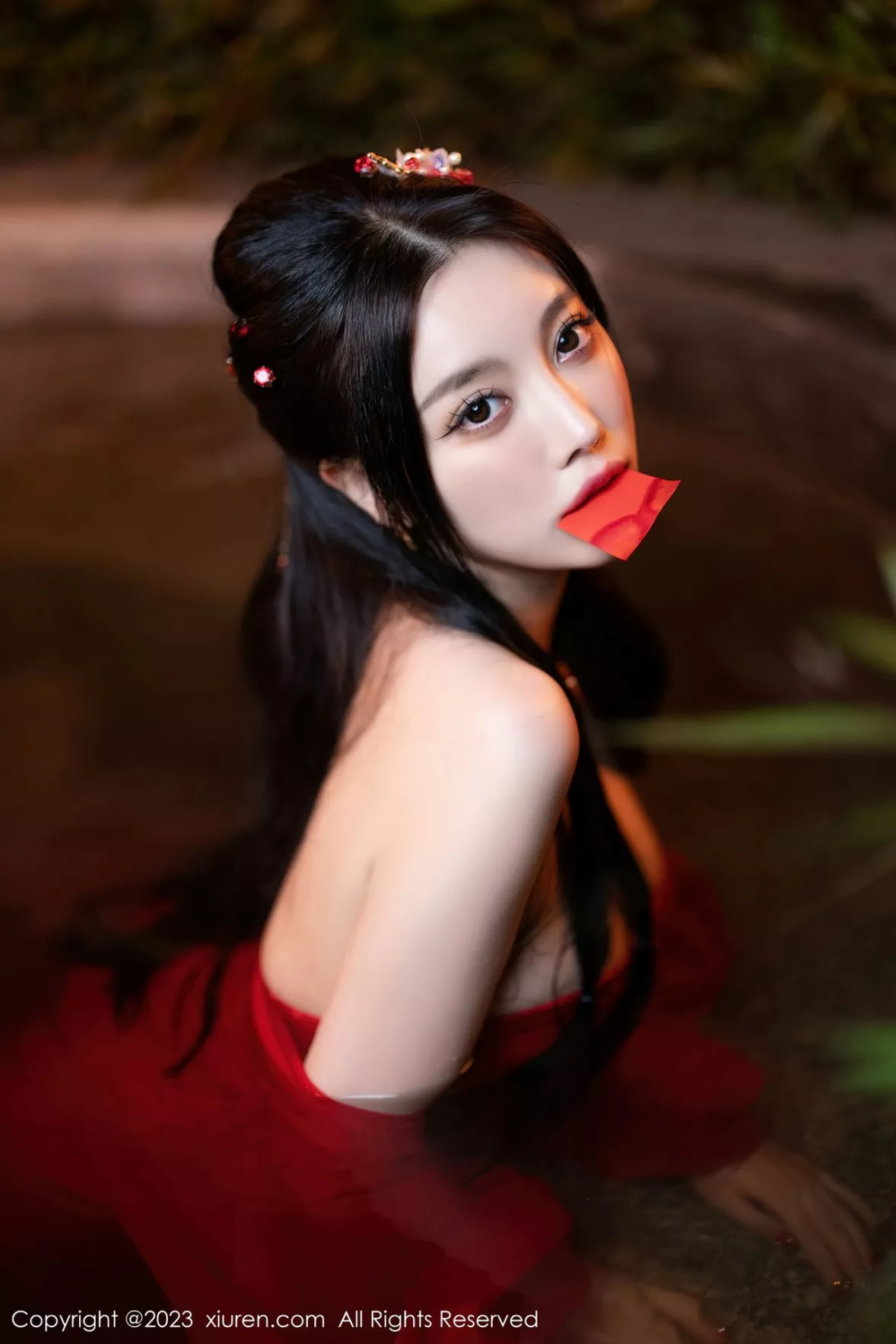 秀人集.com_[XiuRen秀人网]No.6149_女神杨晨晨Yome温泉性感半透红色丝绸秀丰满身材惹火诱惑写真88P