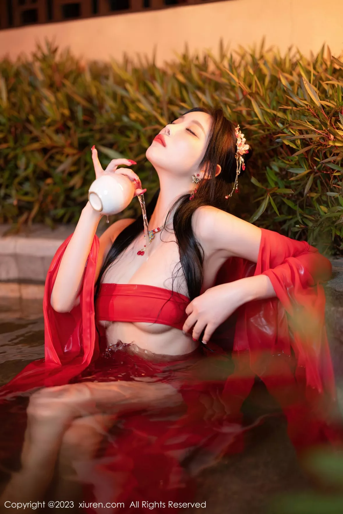 秀人集.com_[XiuRen秀人网]No.6149_女神杨晨晨Yome温泉性感半透红色丝绸秀丰满身材惹火诱惑写真88P