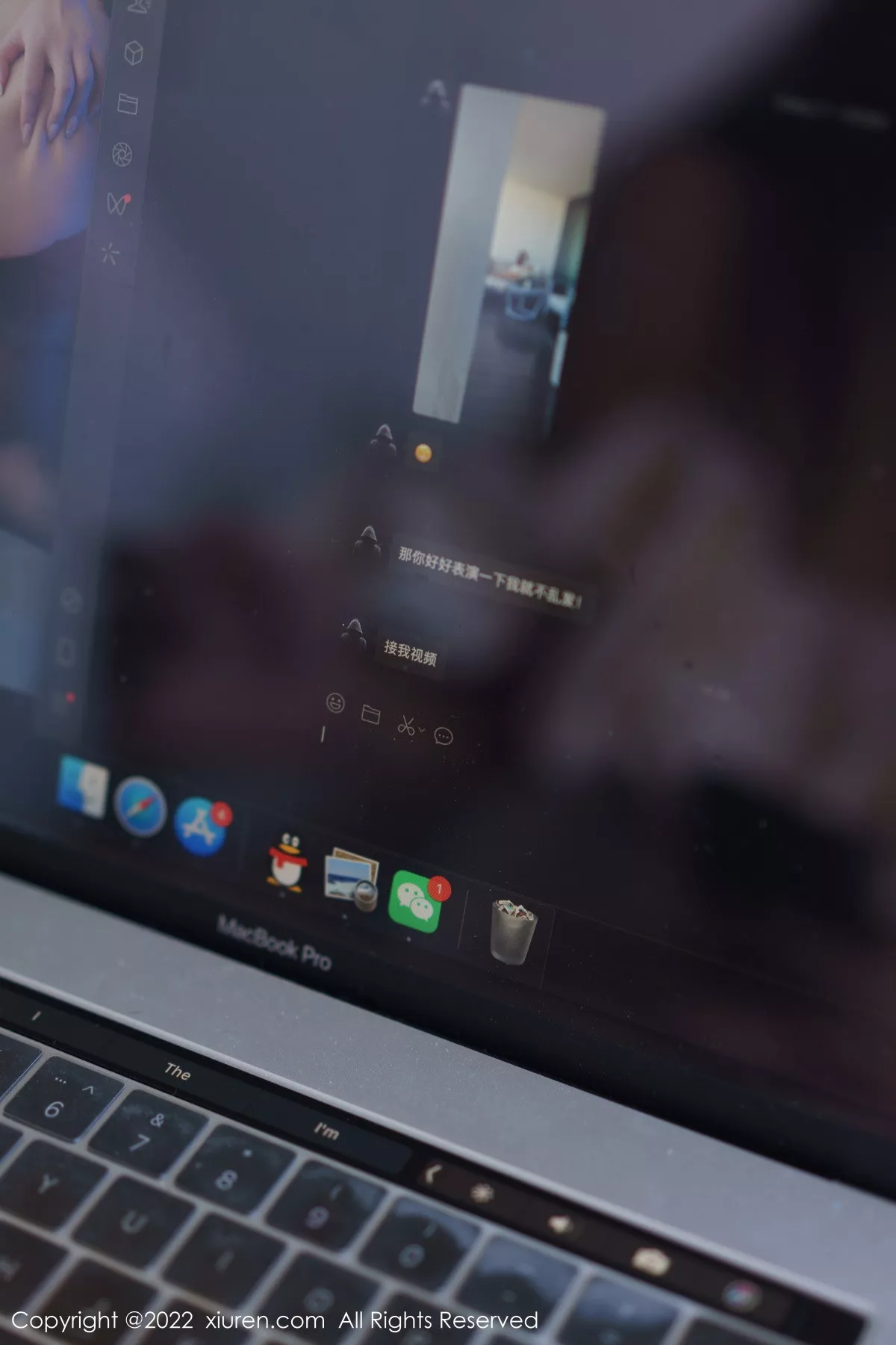 秀人集.com_[XiuRen秀人网]No.6032_模特Laura阿姣性感白色露肩连衣短裙秀曼妙身姿甜美迷人写真92P