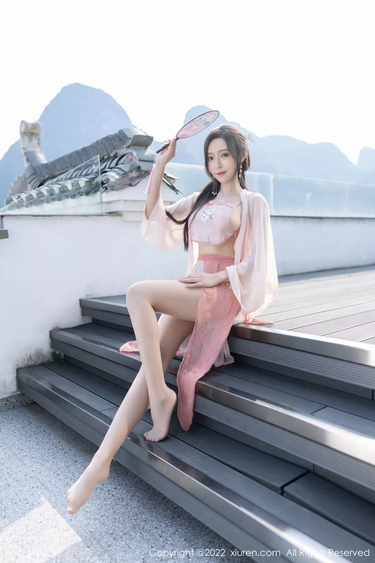 秀人集.com_[XiuRen秀人网]No.6040_女神王馨瑶yanni私房粉色肚兜配超薄肉丝秀惹火身材诱惑写真81P