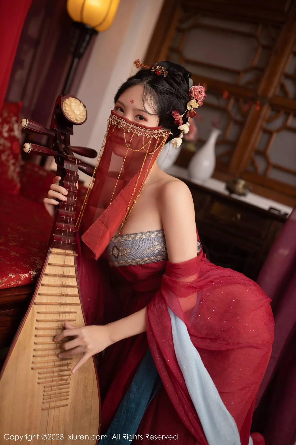 秀人集.com_[XiuRen秀人网]No.6154_模特利世歌姬角色扮演性感红色古装服低胸秀完美身材诱惑写真71P
