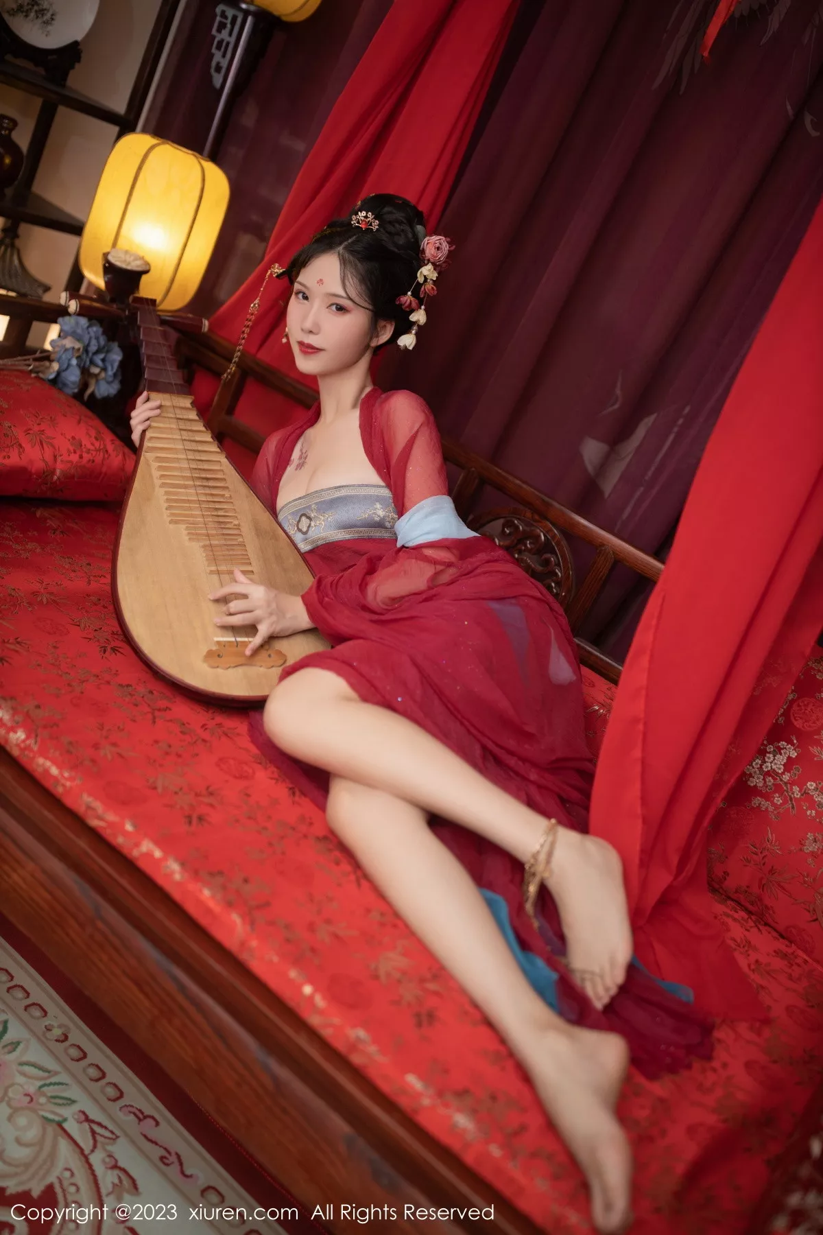 秀人集.com_[XiuRen秀人网]No.6154_模特利世歌姬角色扮演性感红色古装服低胸秀完美身材诱惑写真71P