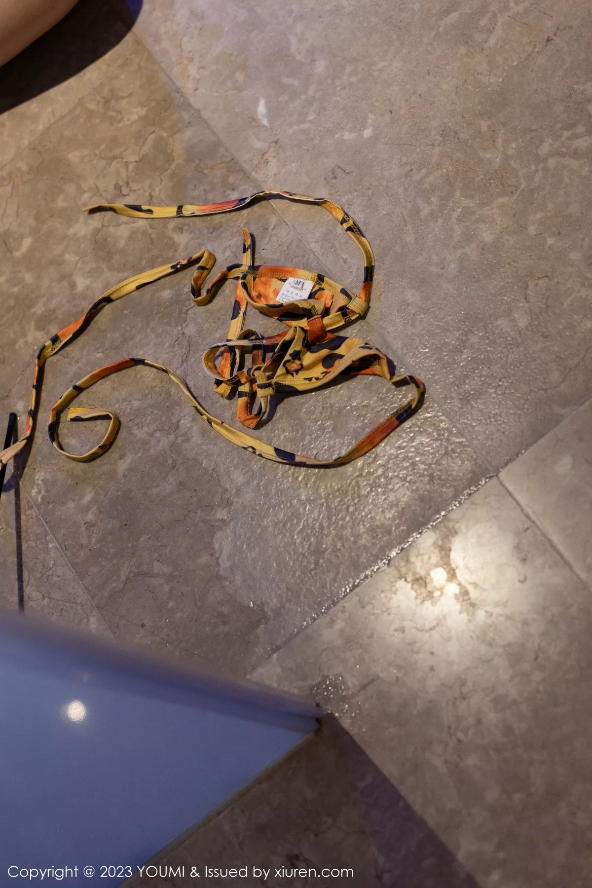 秀人集.com_[YouMi尤蜜荟]Vol.892_模特小海臀Rena万宁旅拍浴室黄色比基尼服秀浑圆翘臀诱惑写真49P