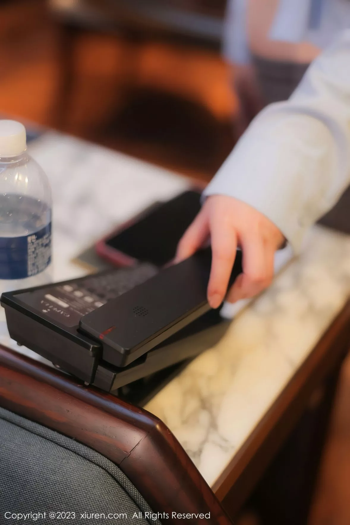 秀人集.com_[XiuRen秀人网]No.6196_模特白茹雪性感浅蓝色上衣配灰色短裙露黑色内衣迷人诱惑写真66P