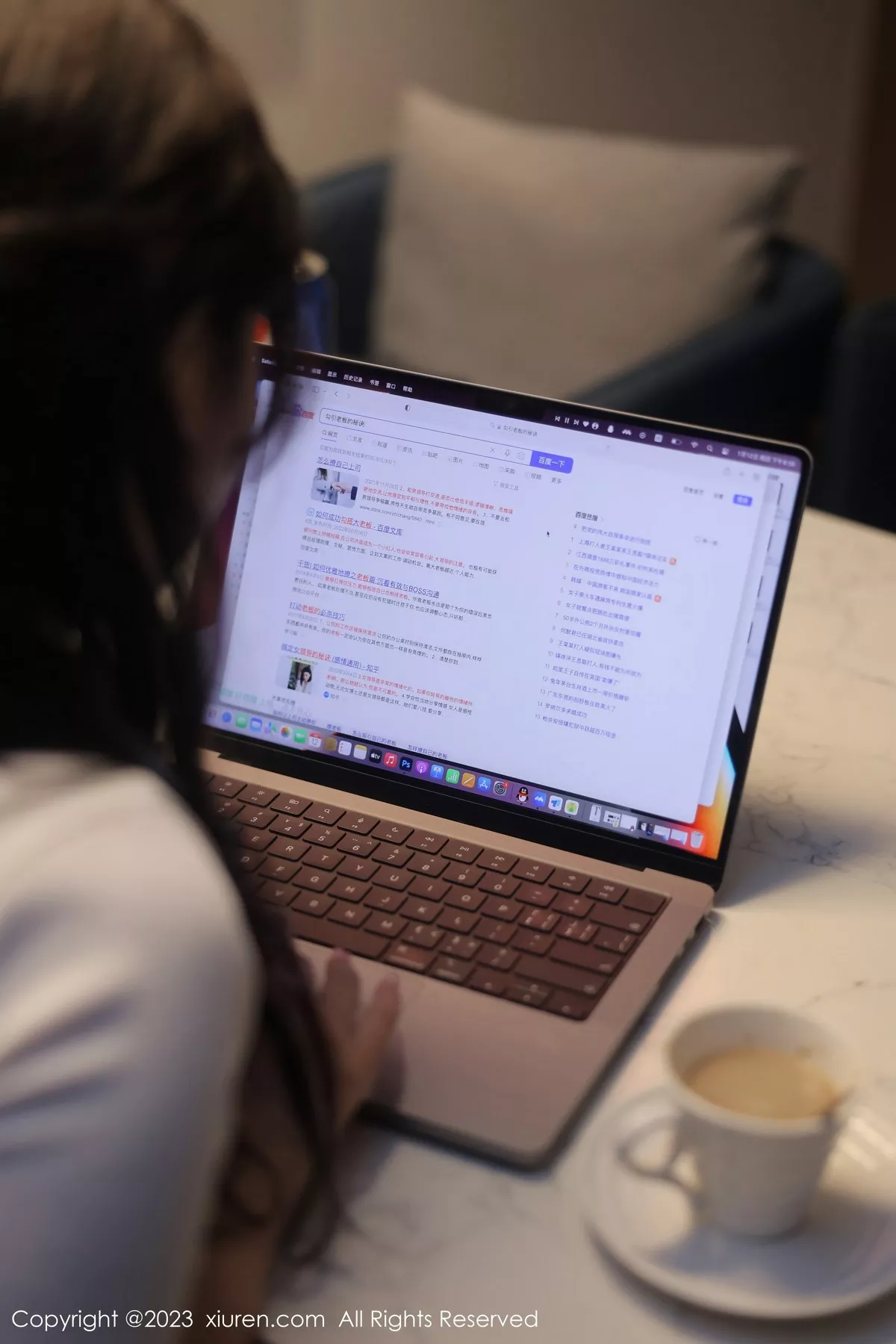 秀人集.com_[XiuRen秀人网]No.6207_模特江真真白色Ol职业装露淡蓝色蕾丝内衣秀丰腴身姿迷人写真110P