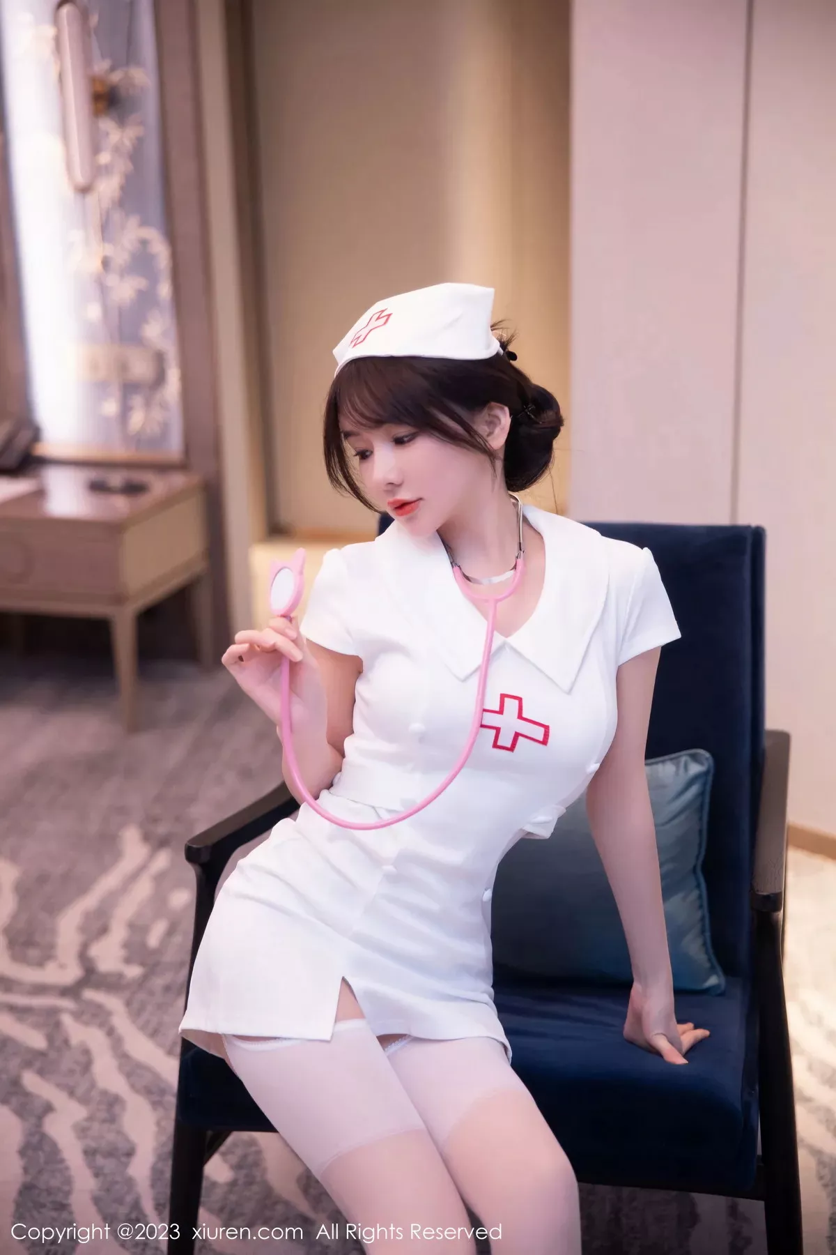 秀人集.com_[XiuRen秀人网]No.6221_模特婠婠么性感白色情趣护士服配白丝吊袜秀曼妙身姿绝美写真81P