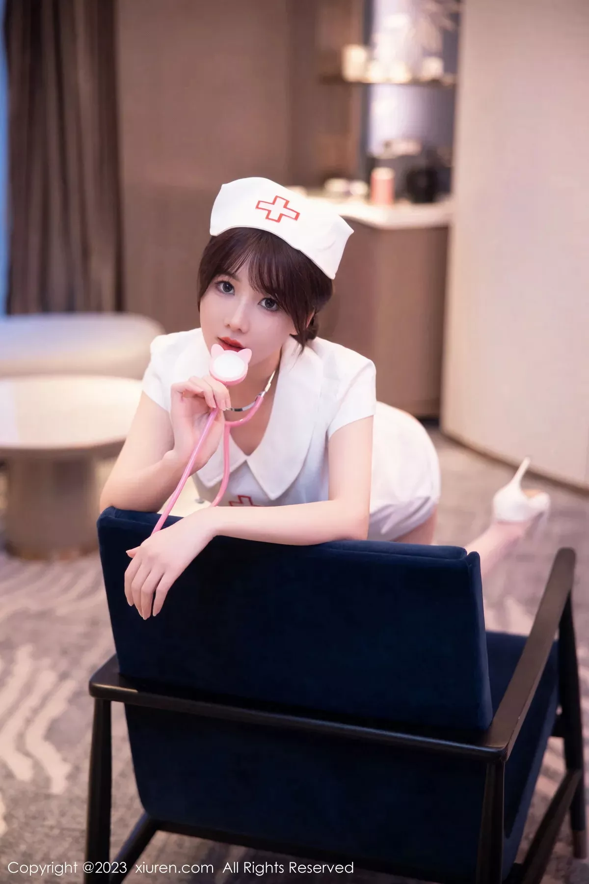 秀人集.com_[XiuRen秀人网]No.6221_模特婠婠么性感白色情趣护士服配白丝吊袜秀曼妙身姿绝美写真81P