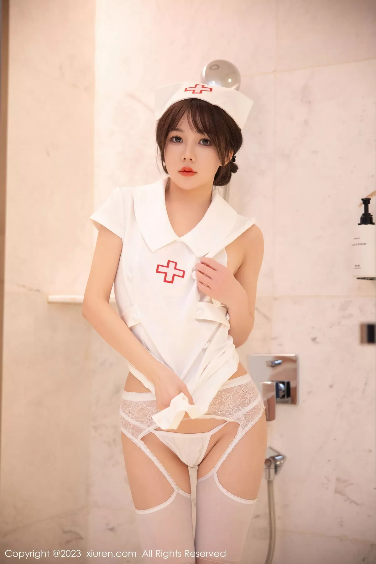 秀人集.com_[XiuRen秀人网]No.6221_模特婠婠么性感白色情趣护士服配白丝吊袜秀曼妙身姿绝美写真81P