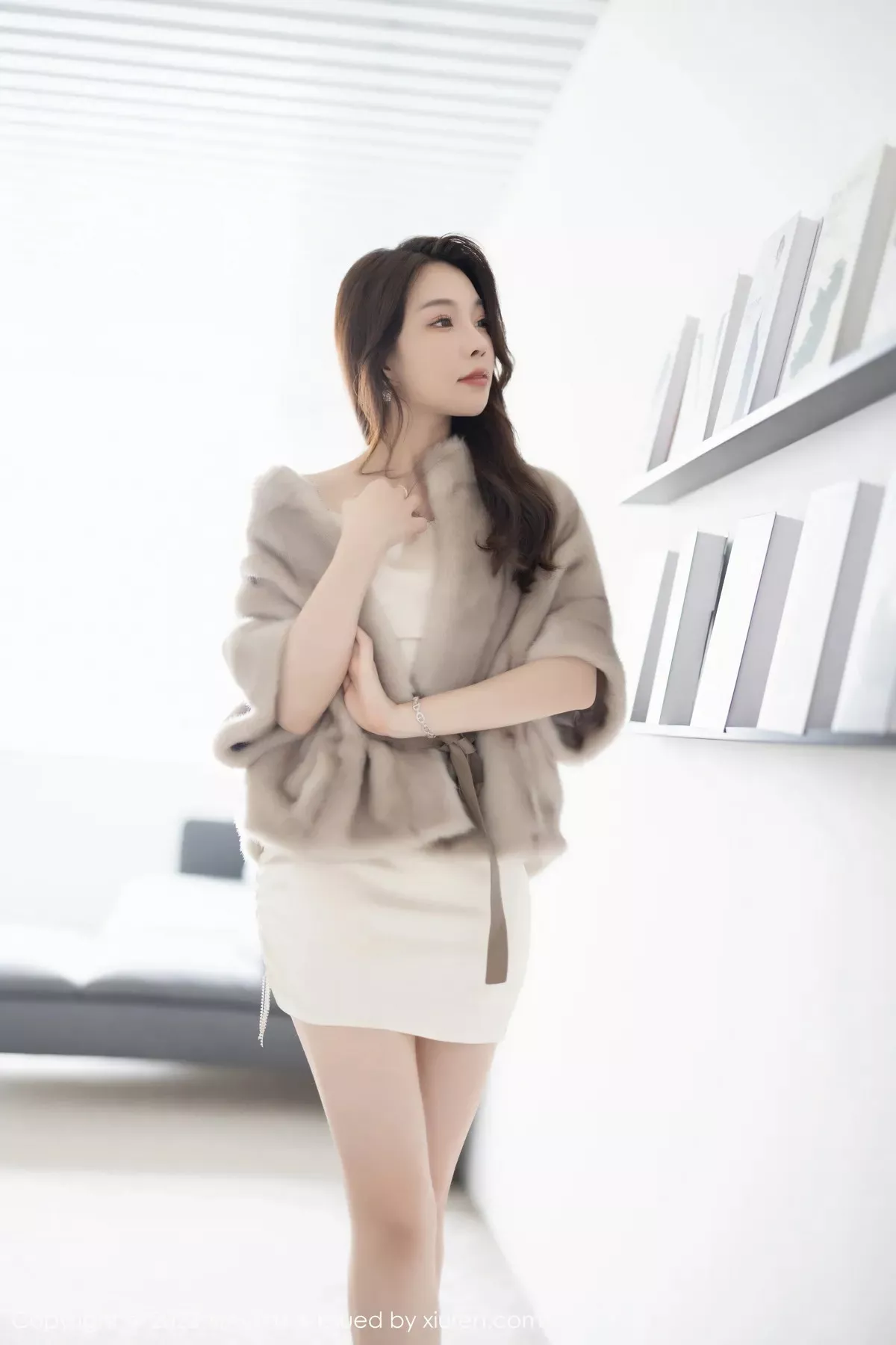 秀人集.com_[XiaoYu画语界]Vol.960_女神徐莉芝Booty性感米色吊带裙配原色丝袜秀娇美身段迷人写真85P