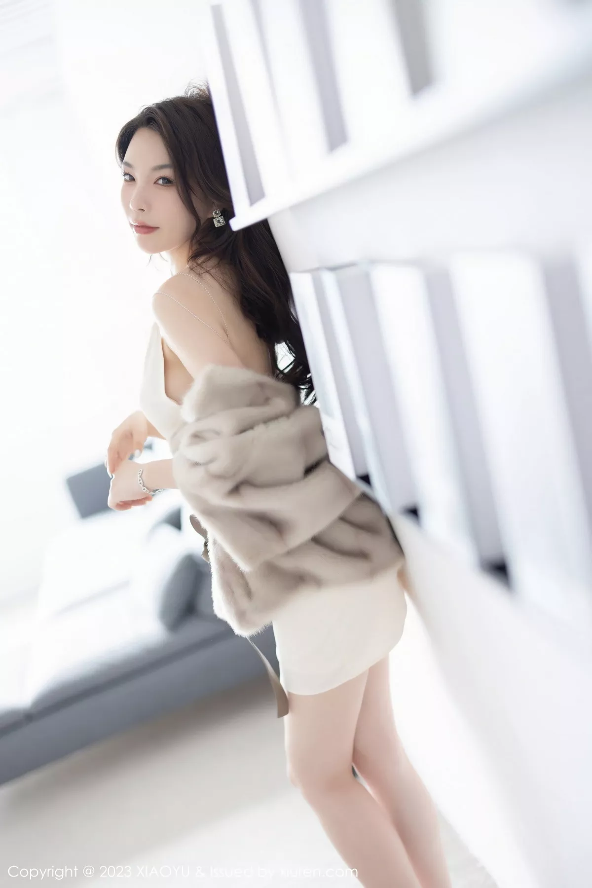 秀人集.com_[XiaoYu画语界]Vol.960_女神徐莉芝Booty性感米色吊带裙配原色丝袜秀娇美身段迷人写真85P