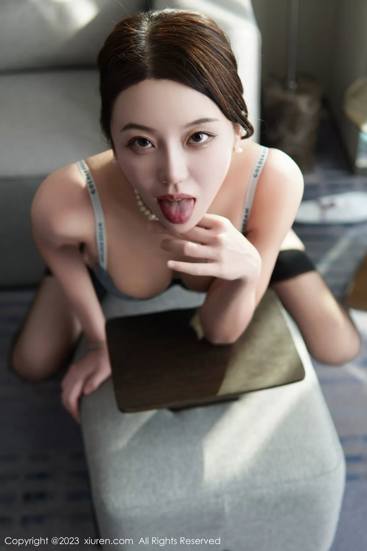 秀人集.com_[XiuRen秀人网]No.6231_模特米娜MnaL性感OL装扮半脱露蕾丝内衣配黑丝吊袜诱惑写真83P