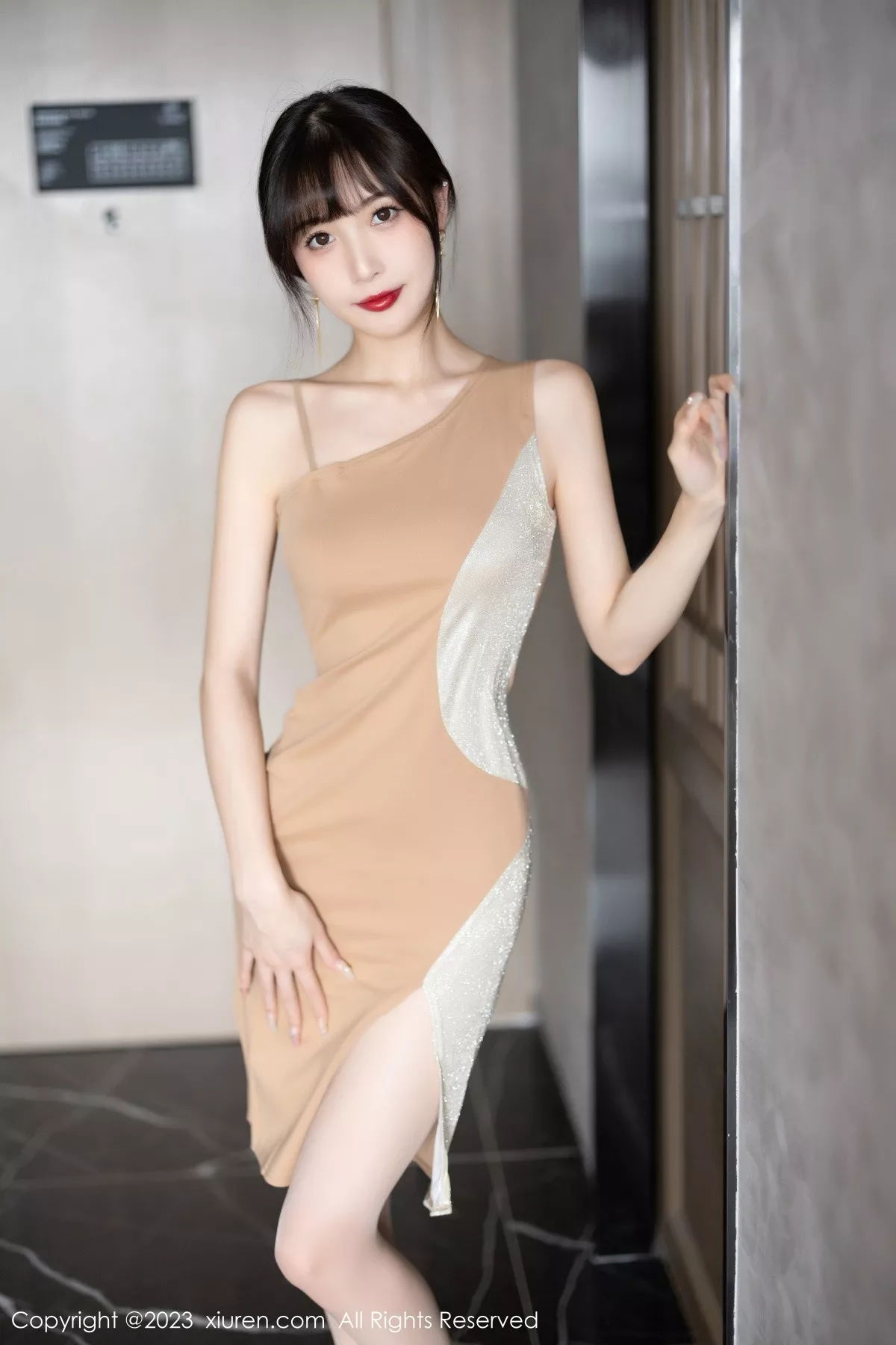 秀人集.com_[XiuRen秀人网]No.6236_模特林星阑脱咖啡色连衣裙露白色蕾丝内衣配开档肉丝诱惑写真90P