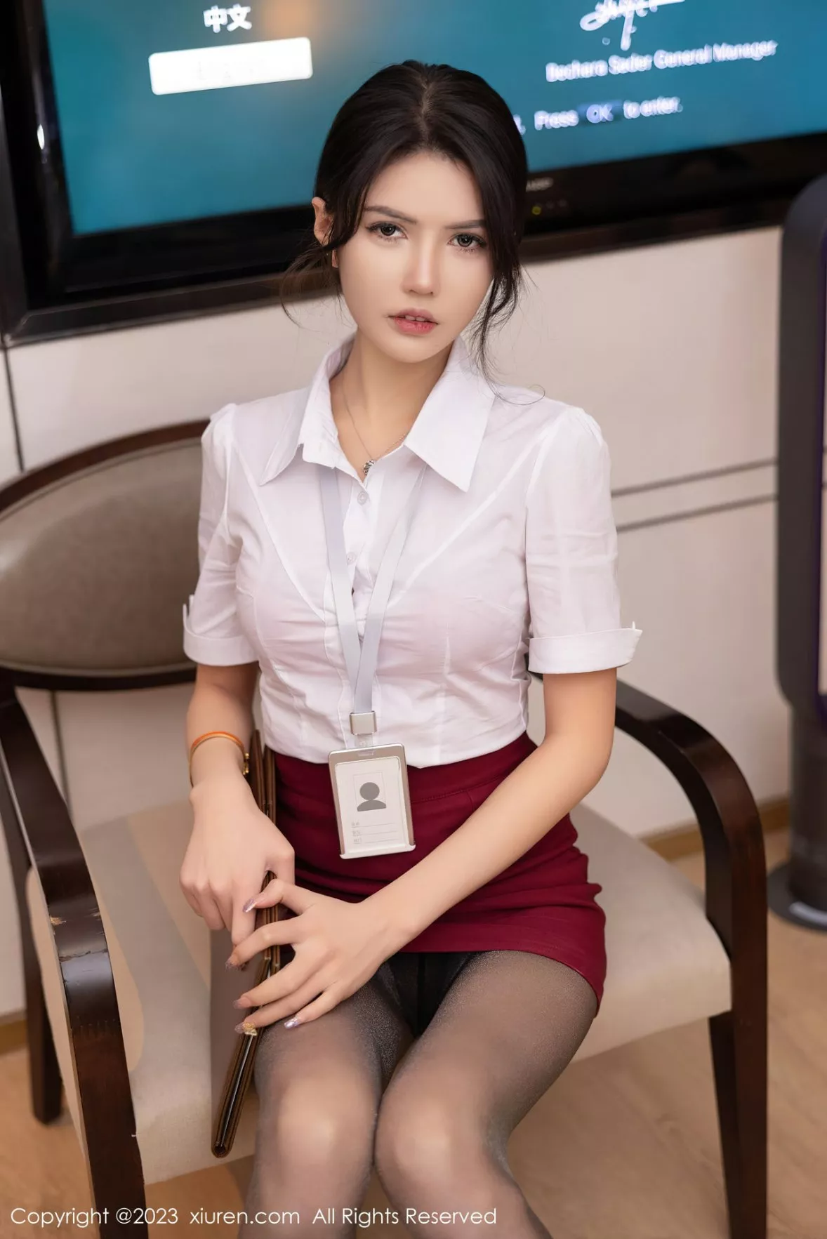 秀人集.com_[XiuRen秀人网]No.6232_模特媛媛酱belle性感白T配暗红色短裙露超薄无内黑丝诱惑写真103P