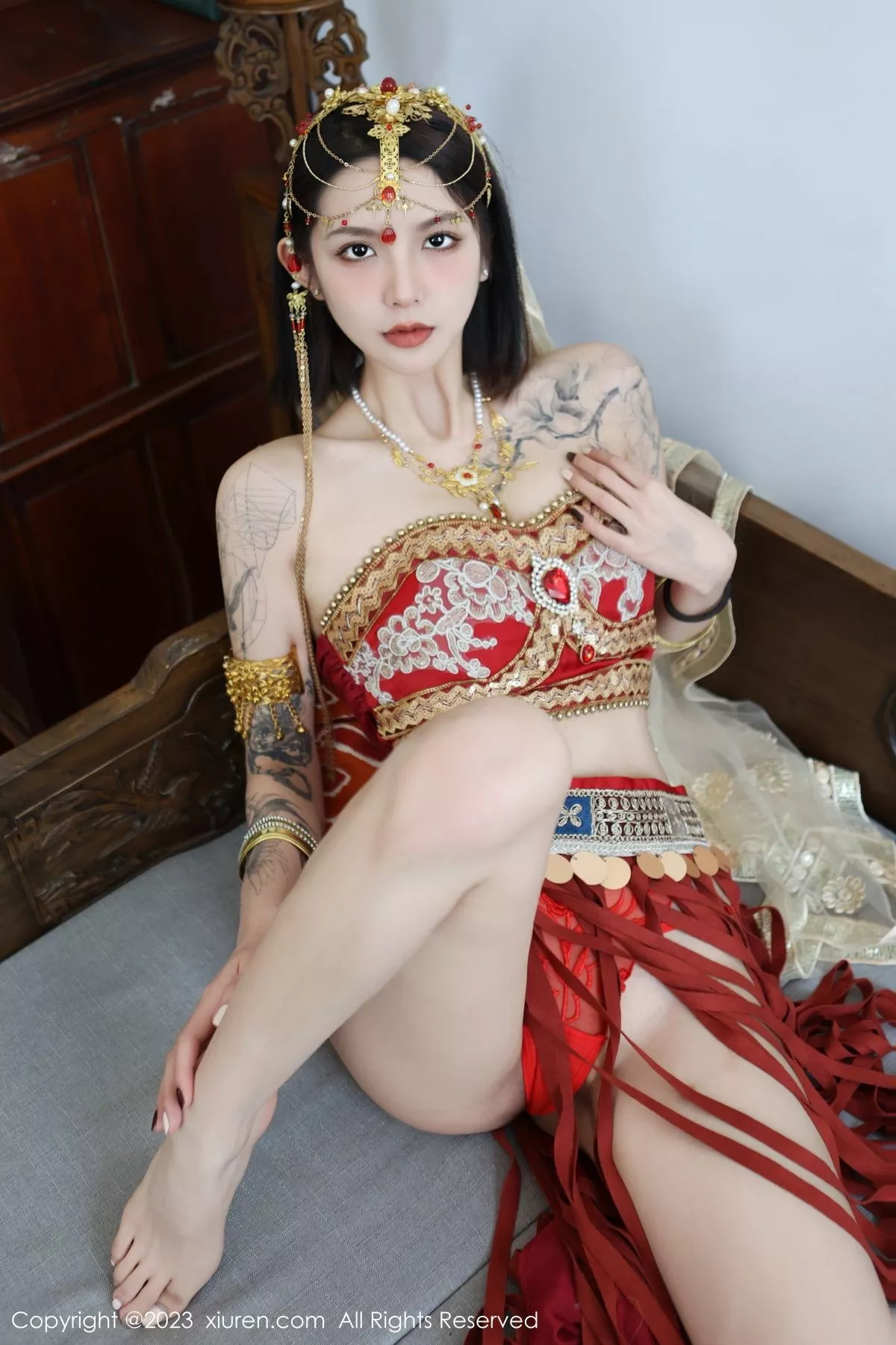 秀人集.com_[XiuRen秀人网]No.6240_模特乔一一性感异域风情舞女服饰秀曼妙身姿迷人气质诱惑写真76P