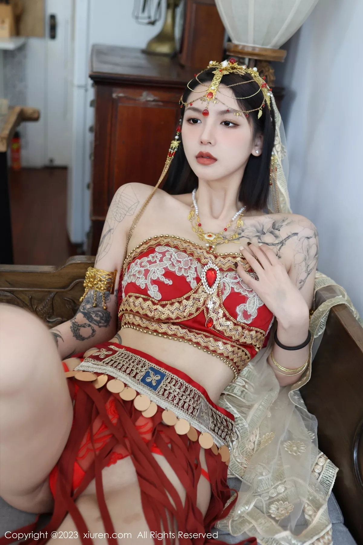 秀人集.com_[XiuRen秀人网]No.6240_模特乔一一性感异域风情舞女服饰秀曼妙身姿迷人气质诱惑写真76P