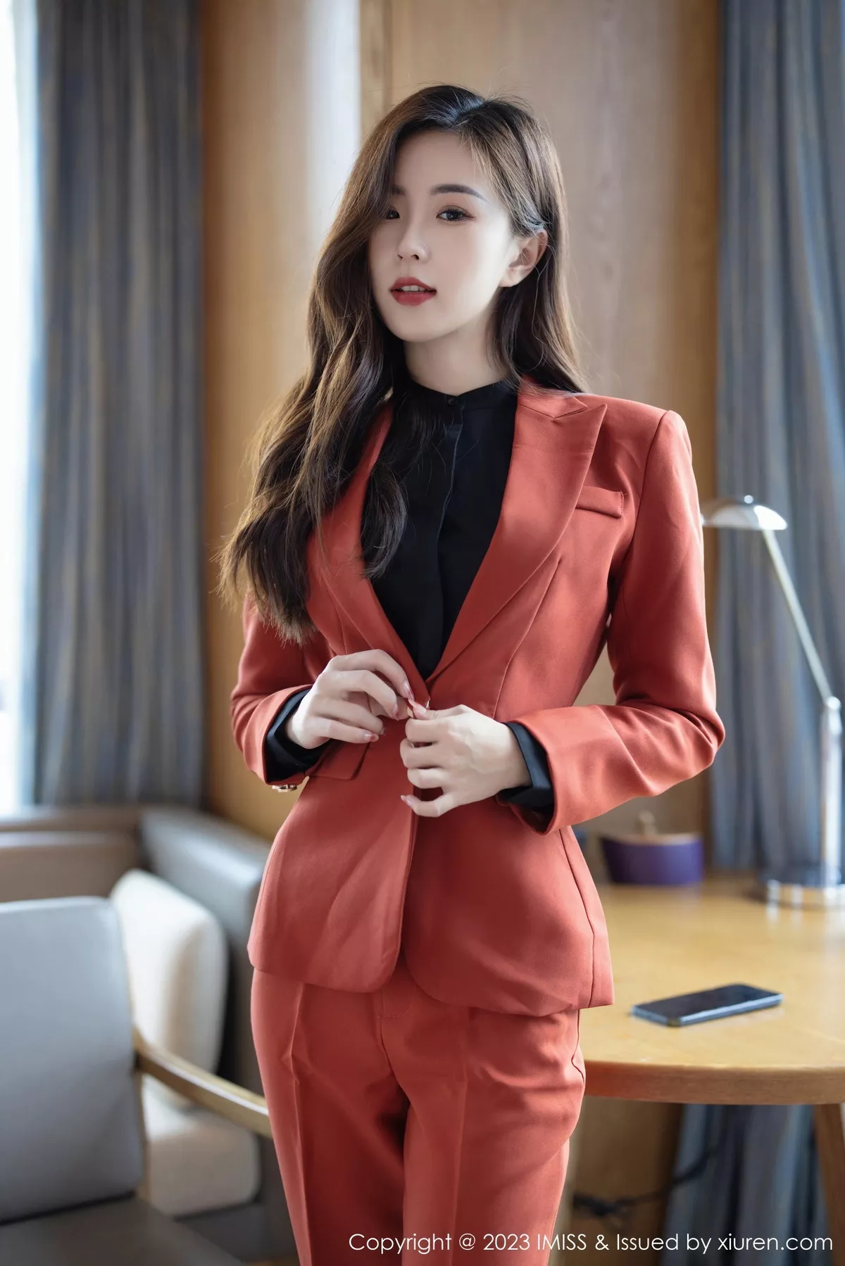 秀人集.com_[IMISS爱蜜社]Vol.717_模特杨紫嫣candy脱职场OL露性感黑色内衣原色丝袜迷人诱惑写真64P