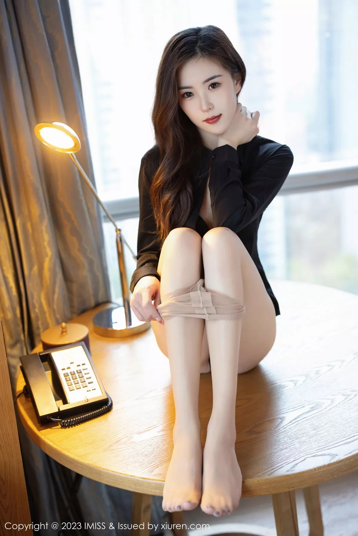 秀人集.com_[IMISS爱蜜社]Vol.717_模特杨紫嫣candy脱职场OL露性感黑色内衣原色丝袜迷人诱惑写真64P