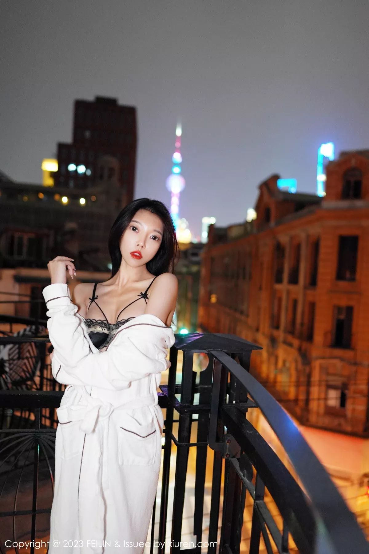 秀人集.com_[FeiLin嗲囡囡]VOL.464_女神冯木木LRIS私房脱白色睡袍露黑色内衣配黑丝吊袜诱惑写真89P