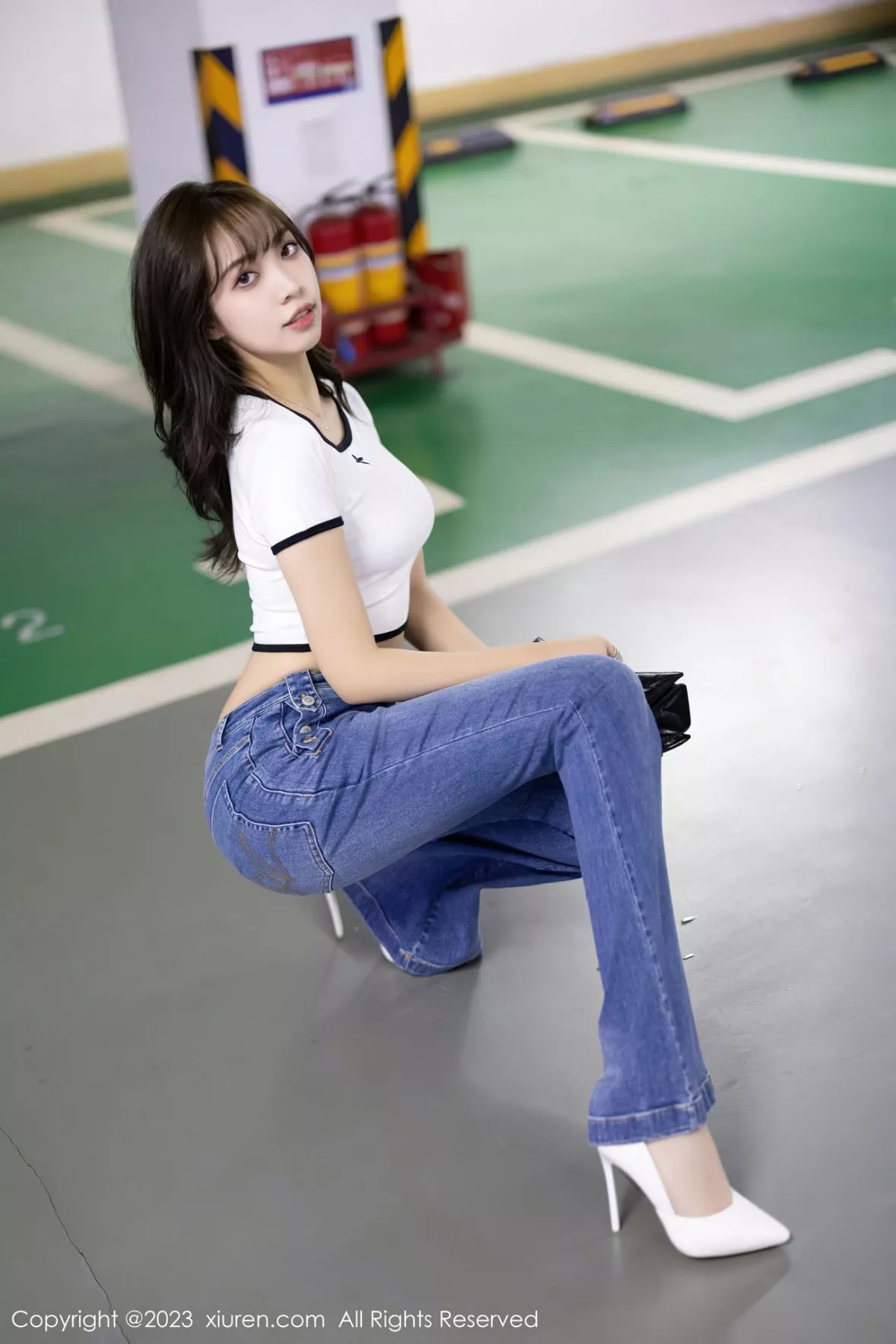 秀人集.com_[XiuRen秀人网]No.6160_模特郑颖姗Bev白色上衣配牛仔长裤露蕾丝内衣超薄肉丝诱惑写真90P