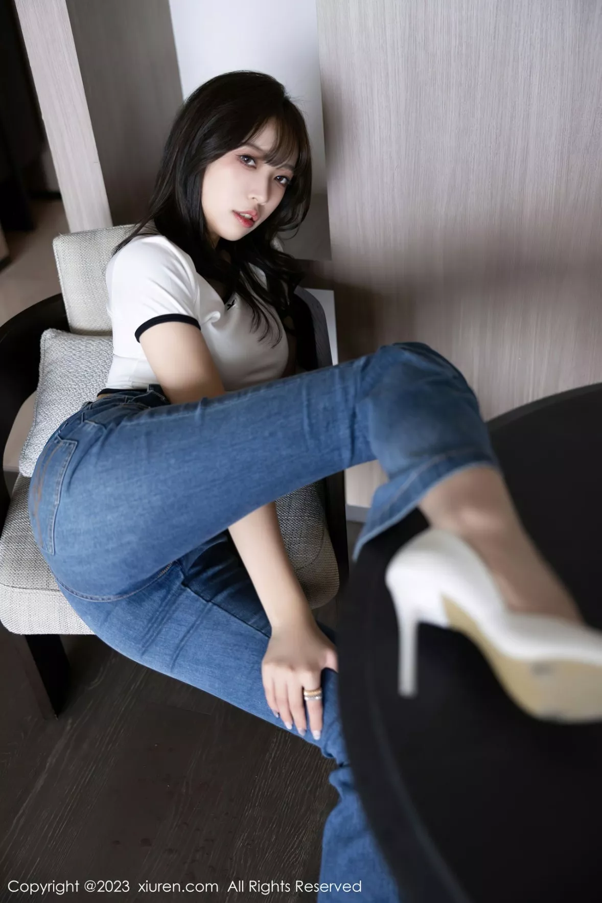 秀人集.com_[XiuRen秀人网]No.6160_模特郑颖姗Bev白色上衣配牛仔长裤露蕾丝内衣超薄肉丝诱惑写真90P