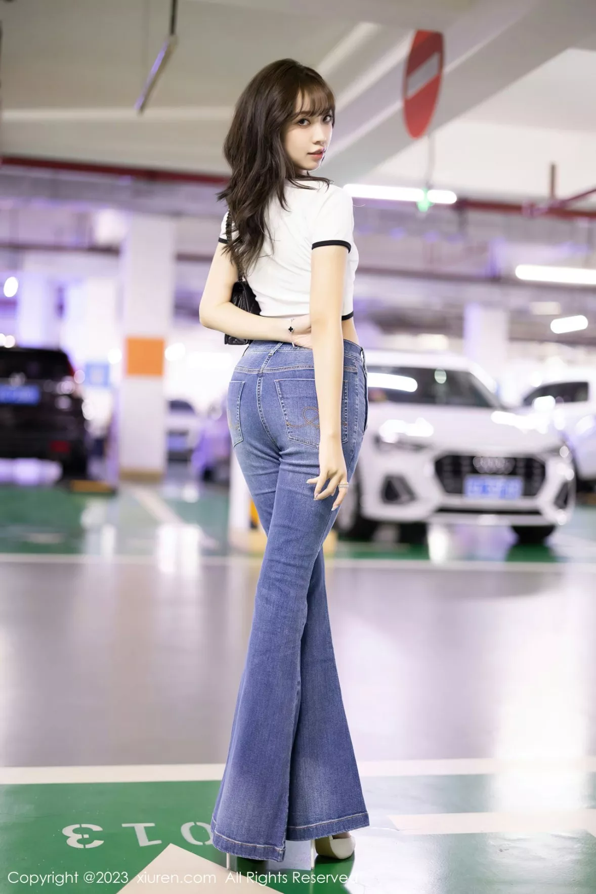 秀人集.com_[XiuRen秀人网]No.6160_模特郑颖姗Bev白色上衣配牛仔长裤露蕾丝内衣超薄肉丝诱惑写真90P