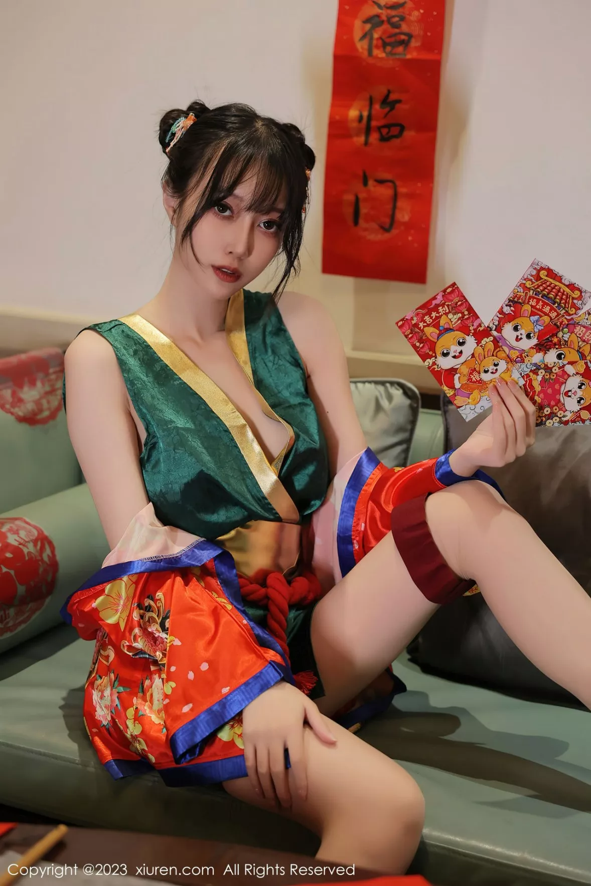 秀人集.com_[XiuRen秀人网]No.6167_模特玥儿玥新春主题私房半脱露曼妙身姿对联遮身撩人诱惑写真57P