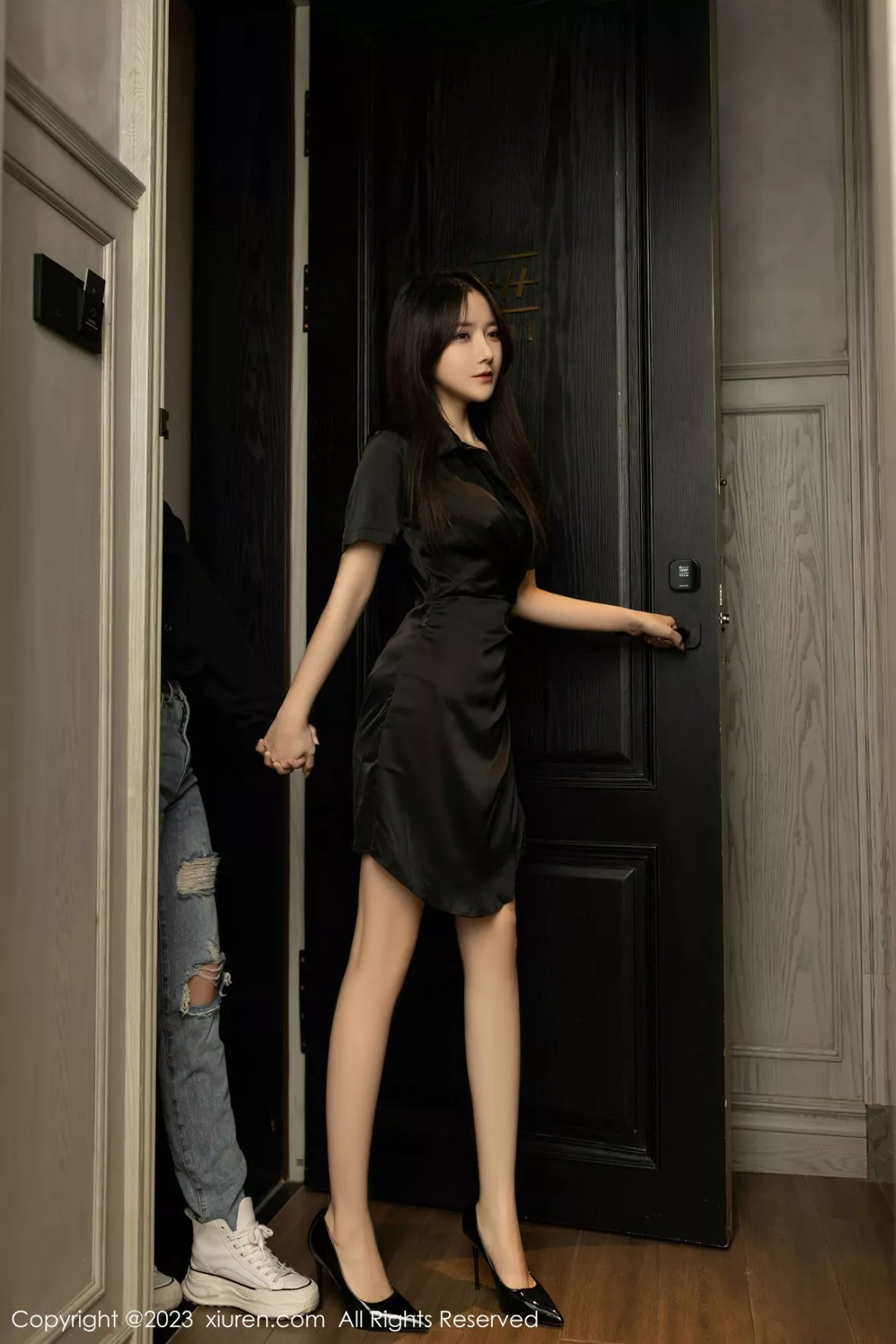 秀人集.com_[XiuRen秀人网]No.6172_模特鱼子酱Fish三亚旅拍红色蕾丝内衣+黑色内衣完美诱惑写真88P