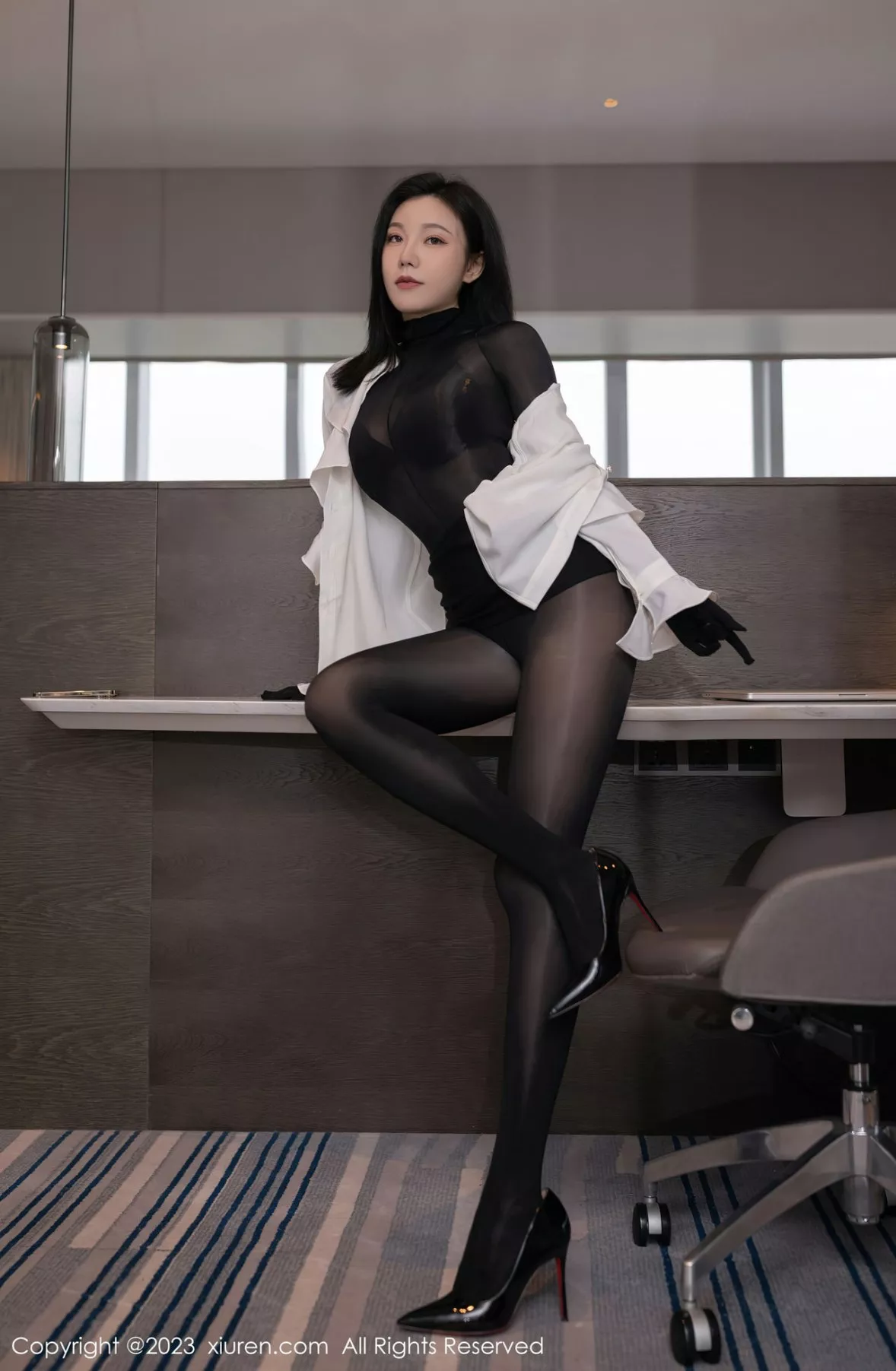 秀人集.com_[XiuRen秀人网]No.6185_模特安然anran秘书角色黑色缕空连衣裙+黑色轻透连体衣诱惑写真83P