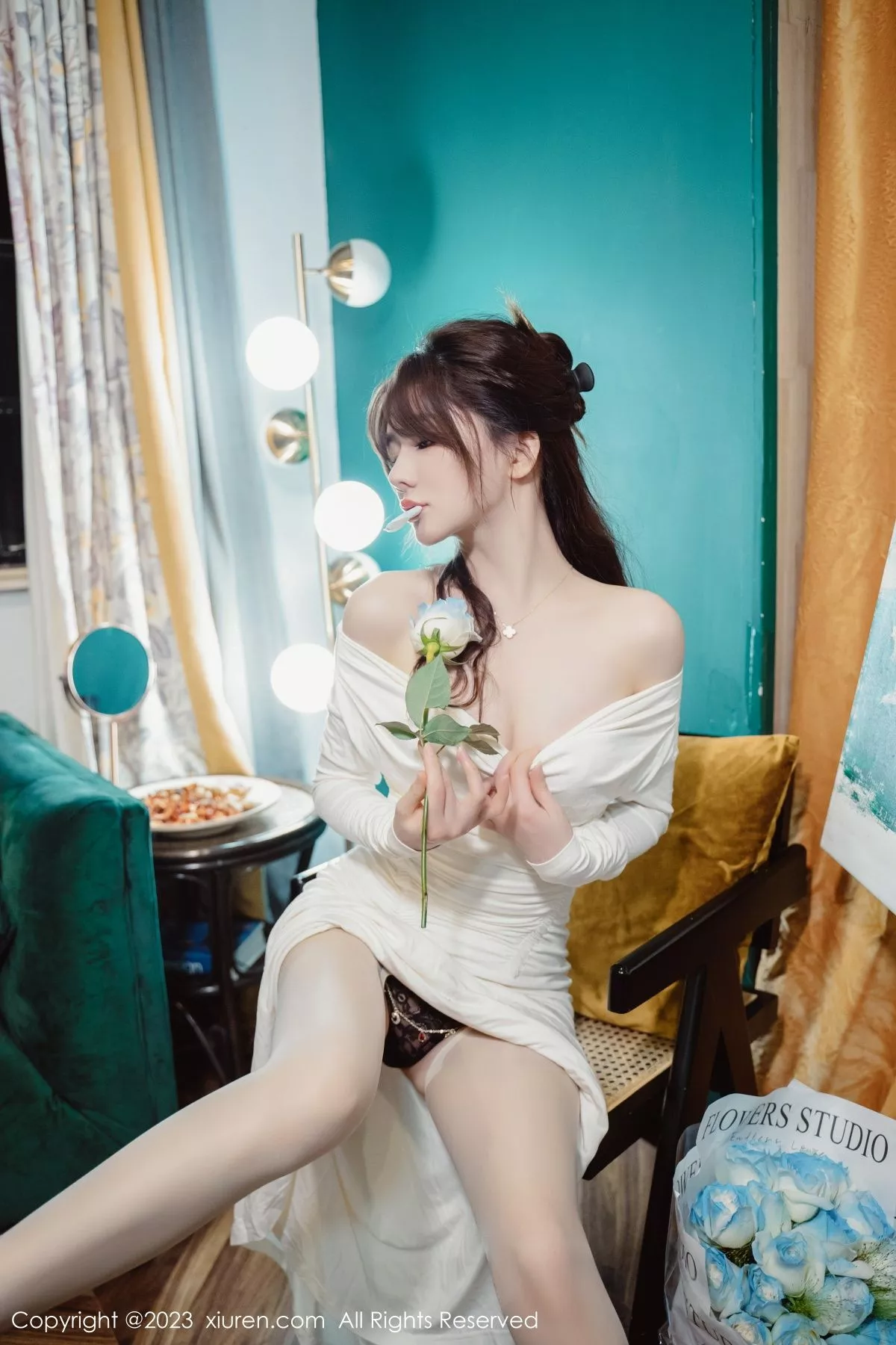 秀人集.com_[XiuRen秀人网]No.6182_模特婠婠么脱白色连衣长裙露蕾丝内衣配开档白丝迷人诱惑写真79P