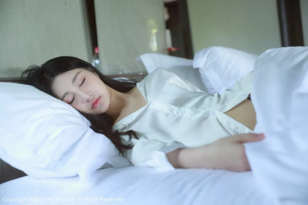 秀人集.com_[XiuRen秀人网]No.6183_模特谢晚晚私房床上脱性感白T秀曼妙身姿美轮美奂迷人诱惑写真44P