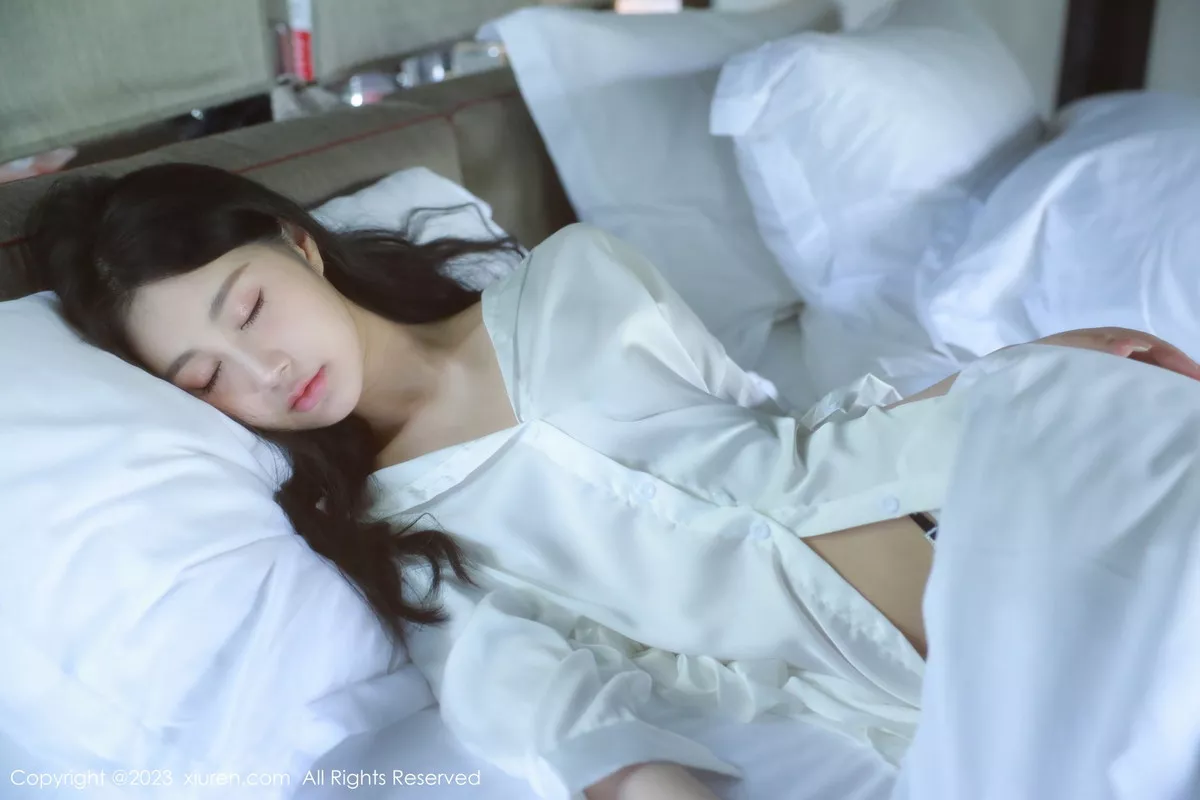 秀人集.com_[XiuRen秀人网]No.6183_模特谢晚晚私房床上脱性感白T秀曼妙身姿美轮美奂迷人诱惑写真44P