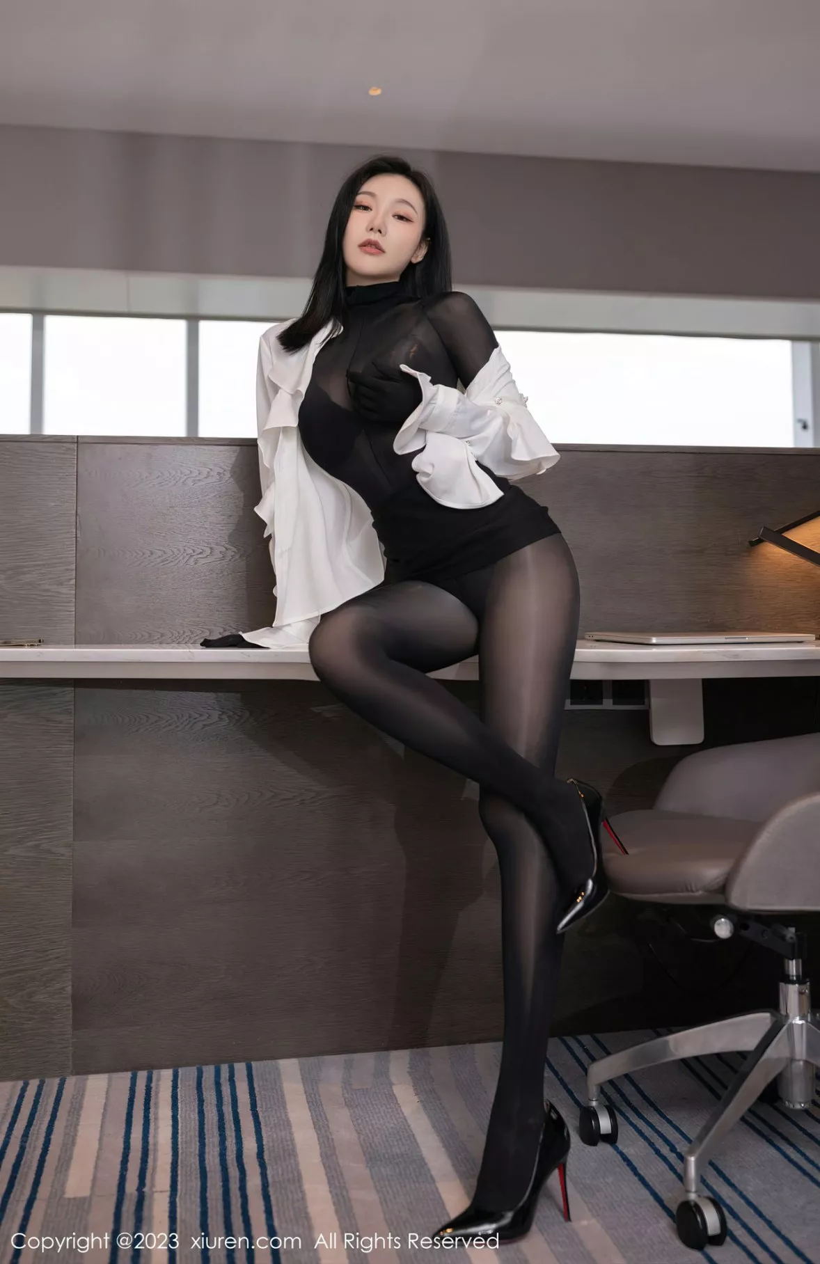 秀人集.com_[XiuRen秀人网]No.6185_模特安然anran秘书角色黑色缕空连衣裙+黑色轻透连体衣诱惑写真83P