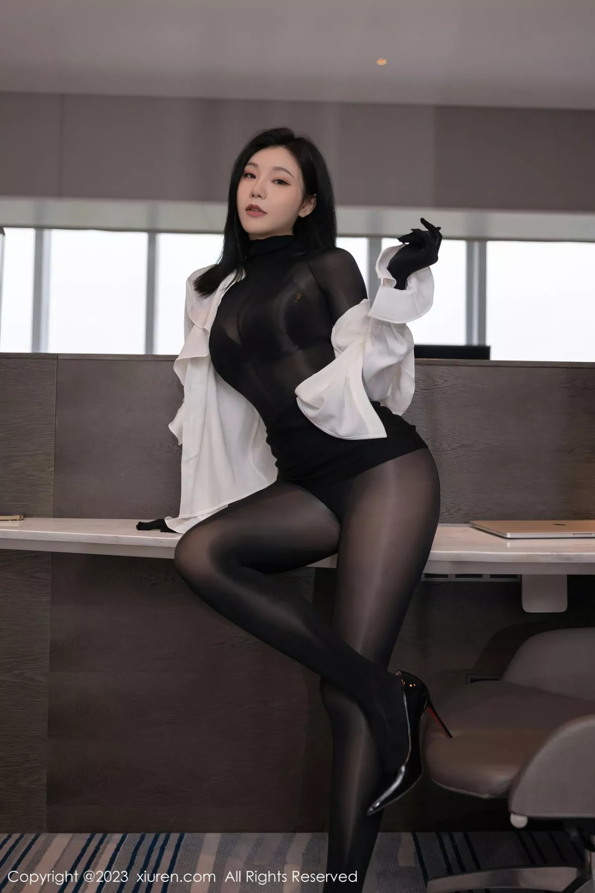 秀人集.com_[XiuRen秀人网]No.6185_模特安然anran秘书角色黑色缕空连衣裙+黑色轻透连体衣诱惑写真83P